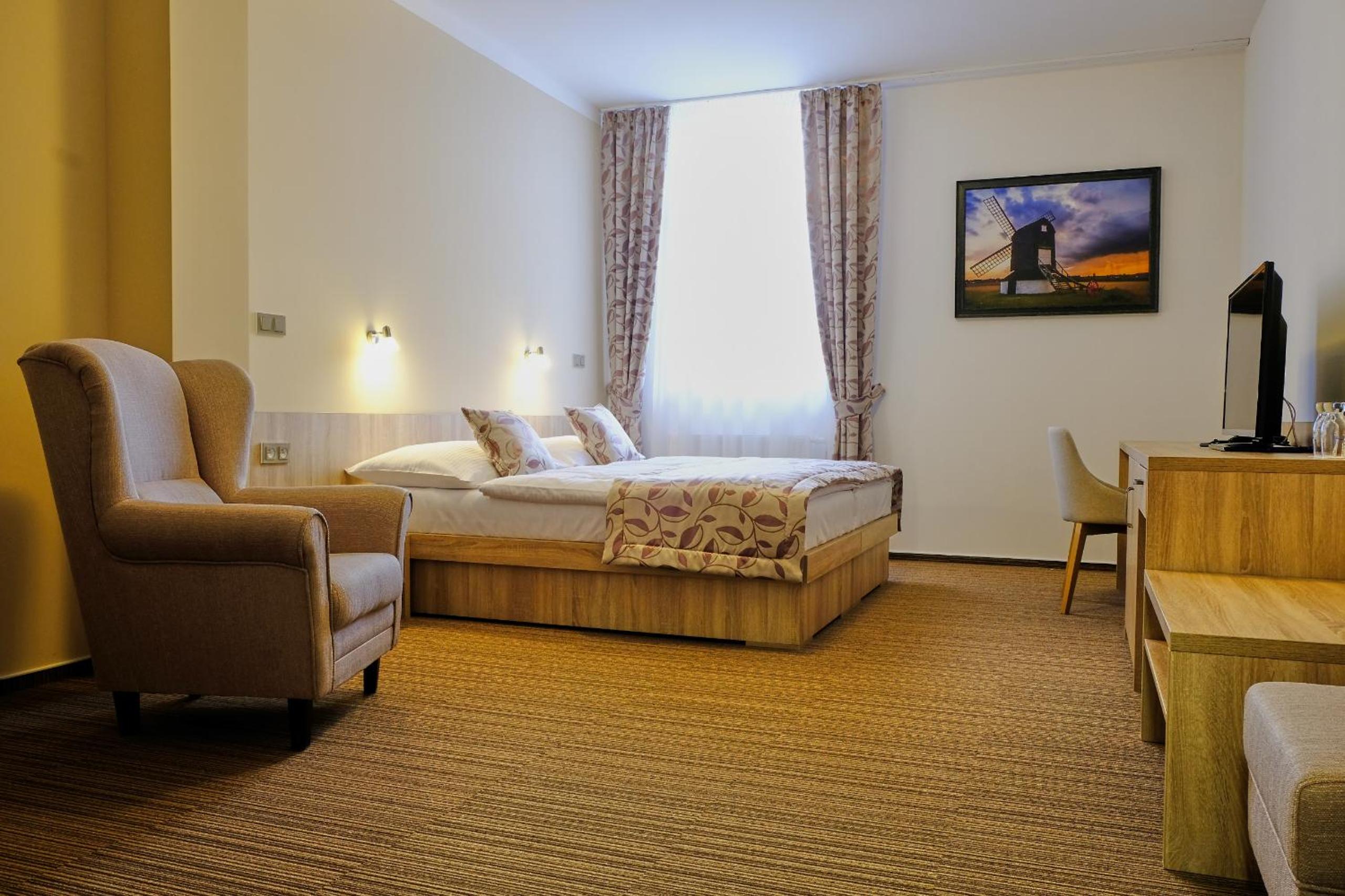 Double or Twin Room - Photo 1