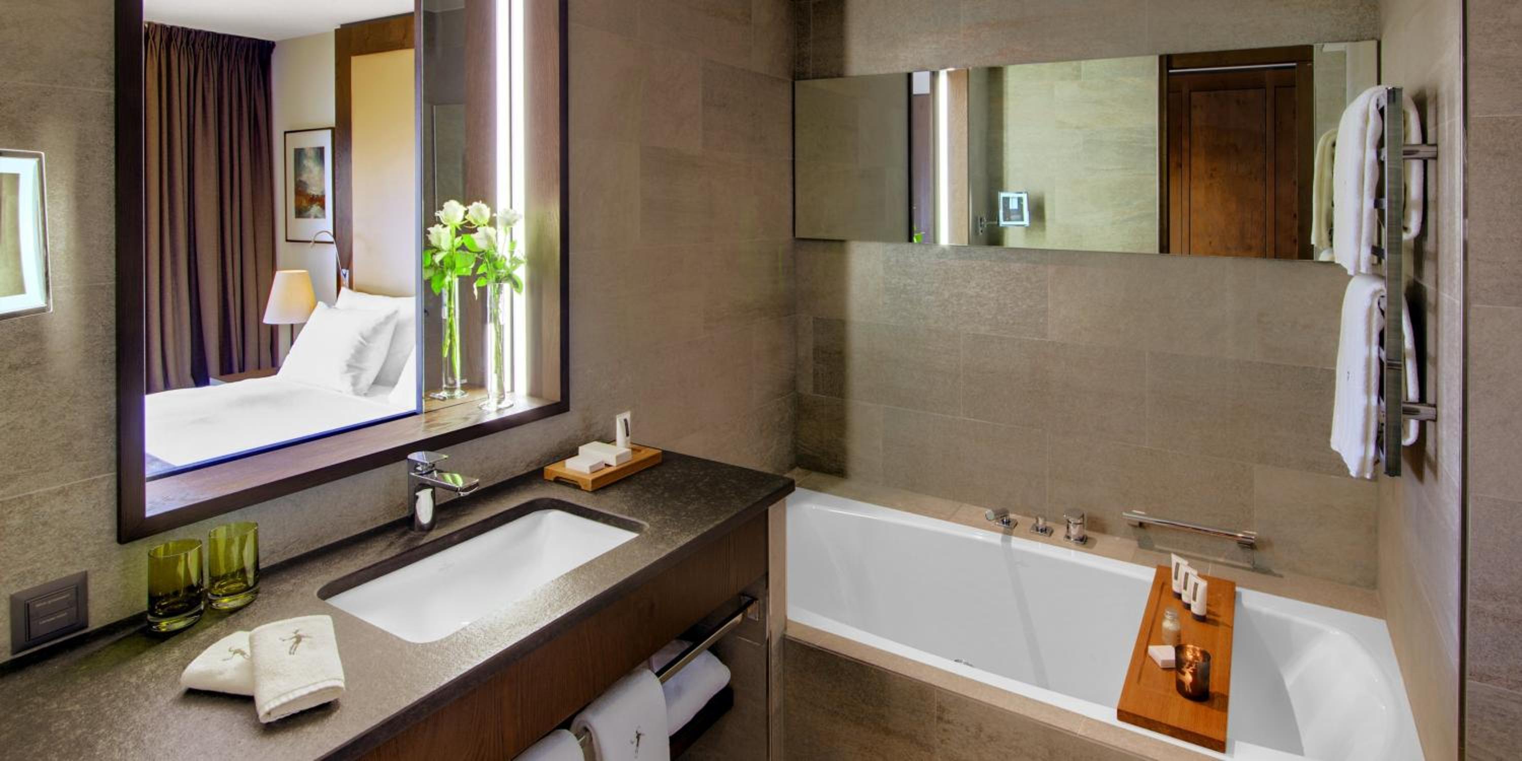 Premium Double Room with Mountain View - Photo 2