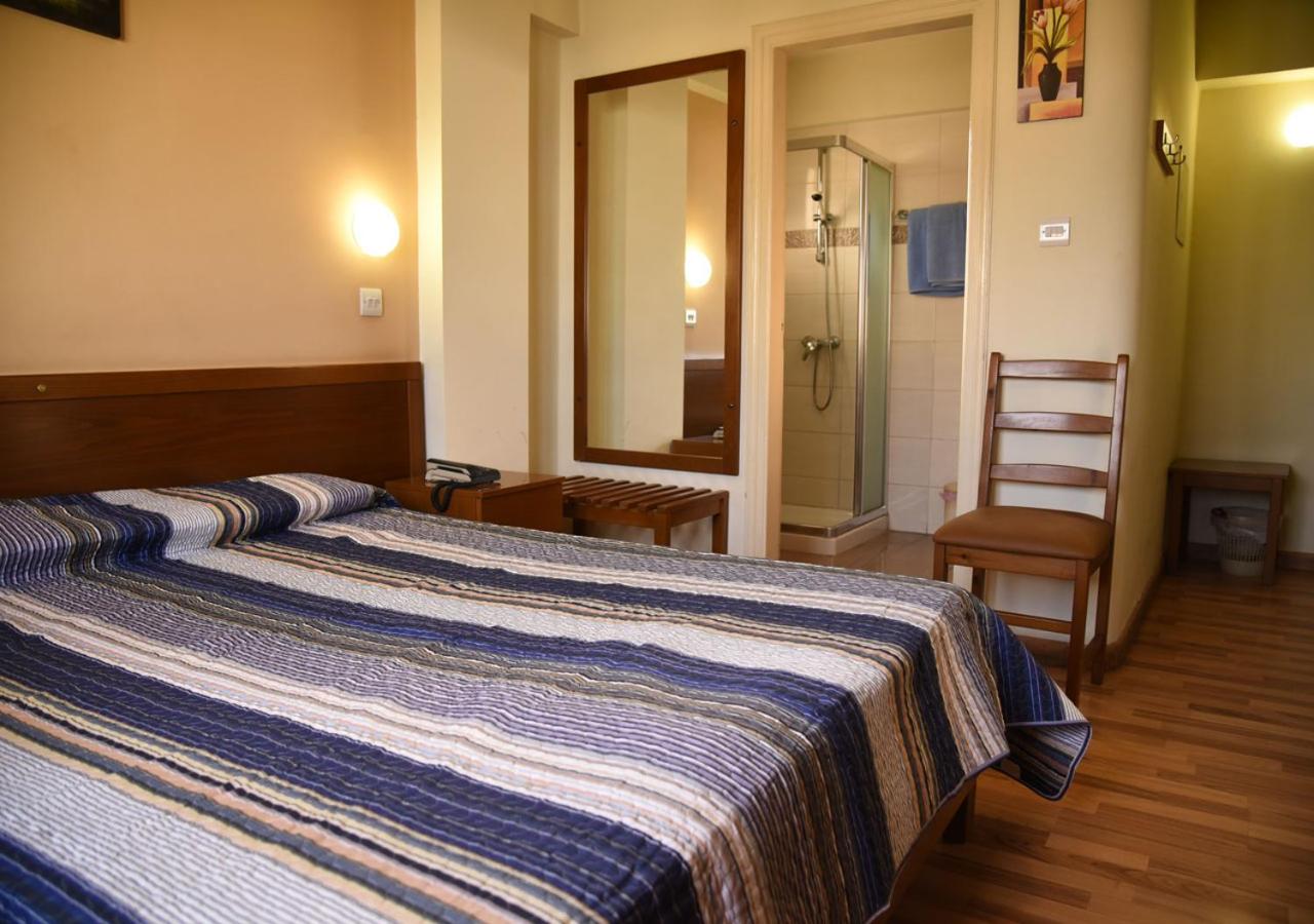 Double or Twin Room photo 2