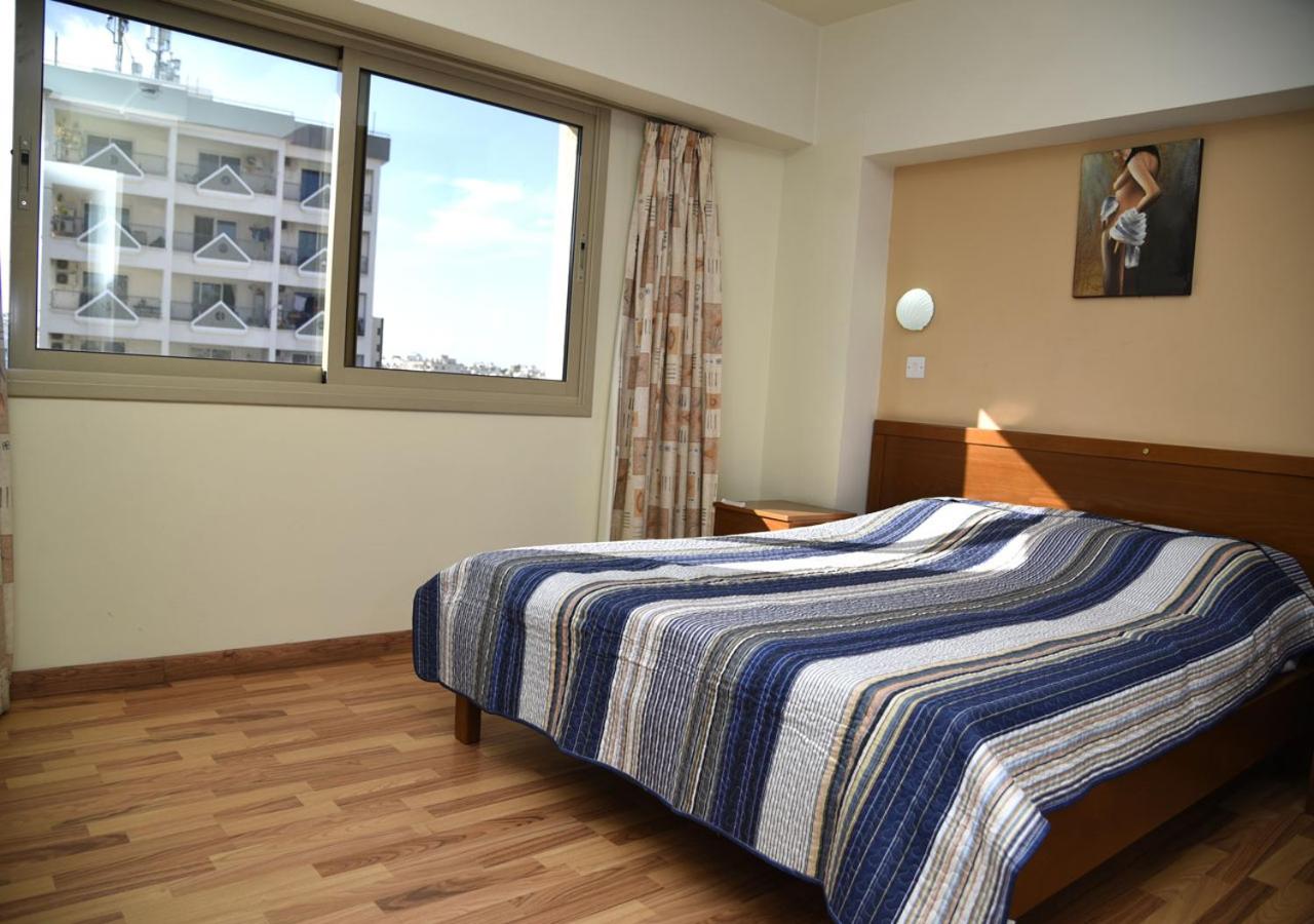 Double or Twin Room photo 3