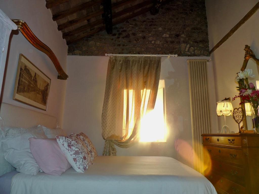 Two-Bedroom House - Photo 44
