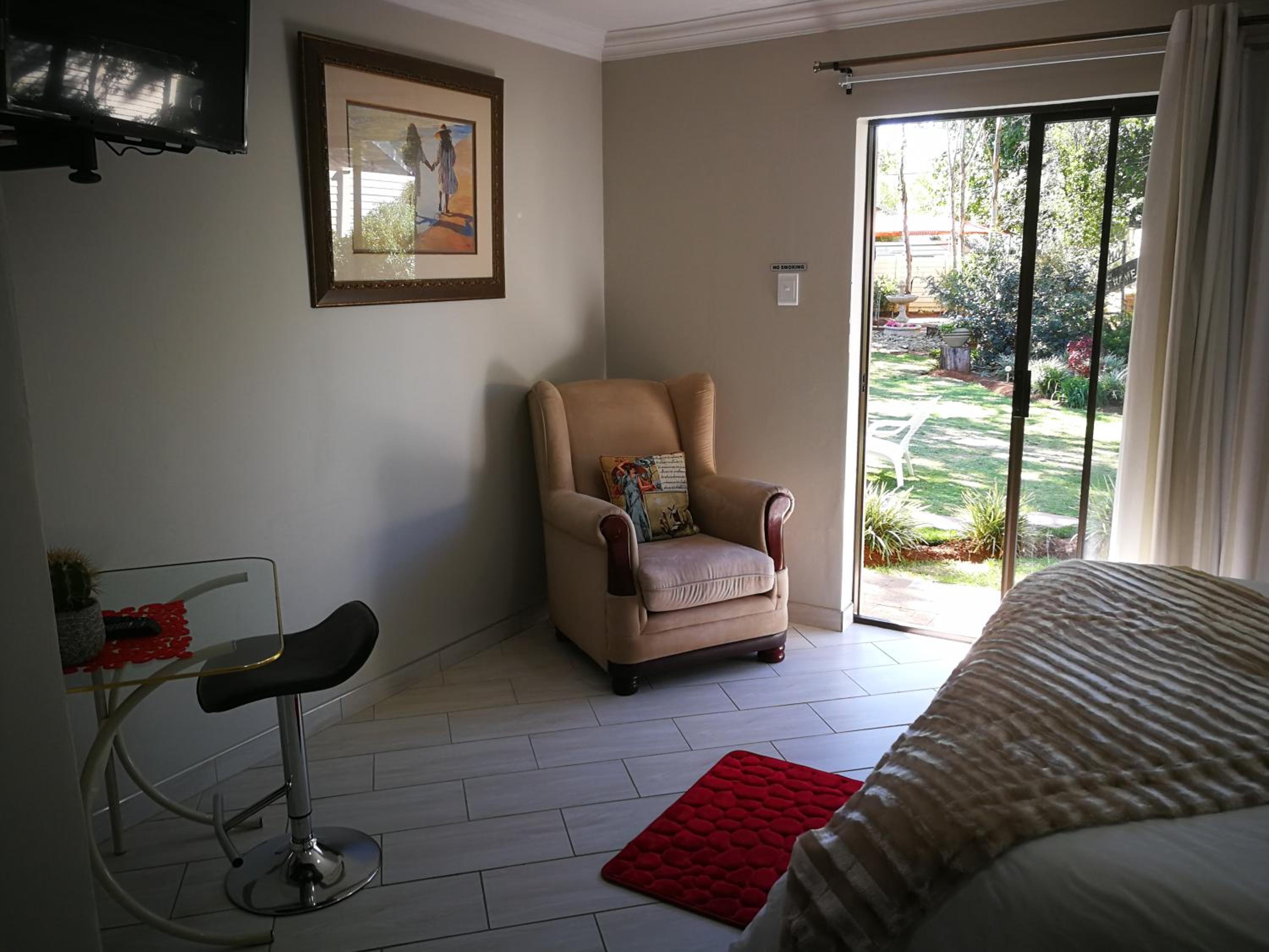 Deluxe Double Room with Extra Bed - Photo 2
