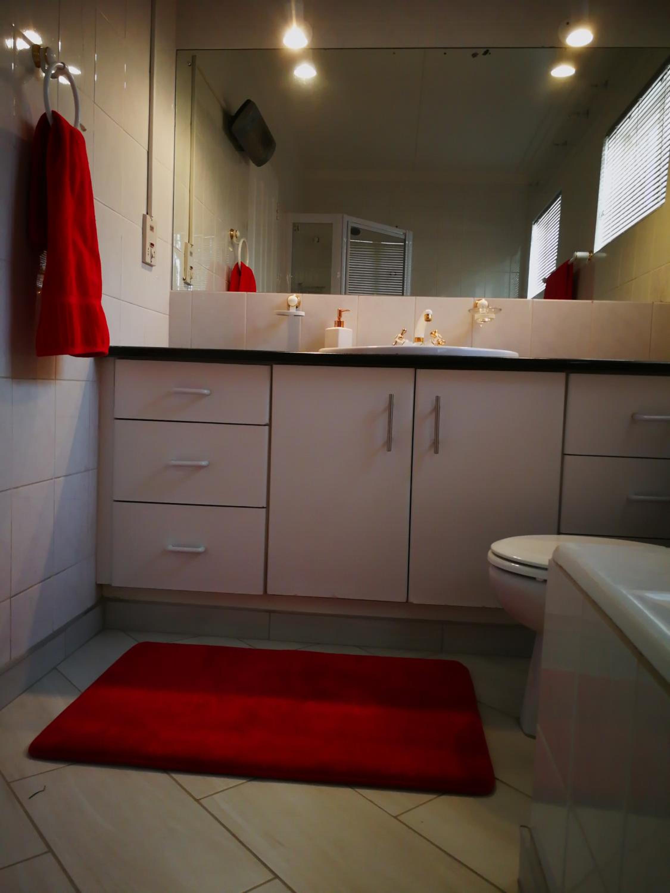 Deluxe Double Room with Extra Bed - Photo 14