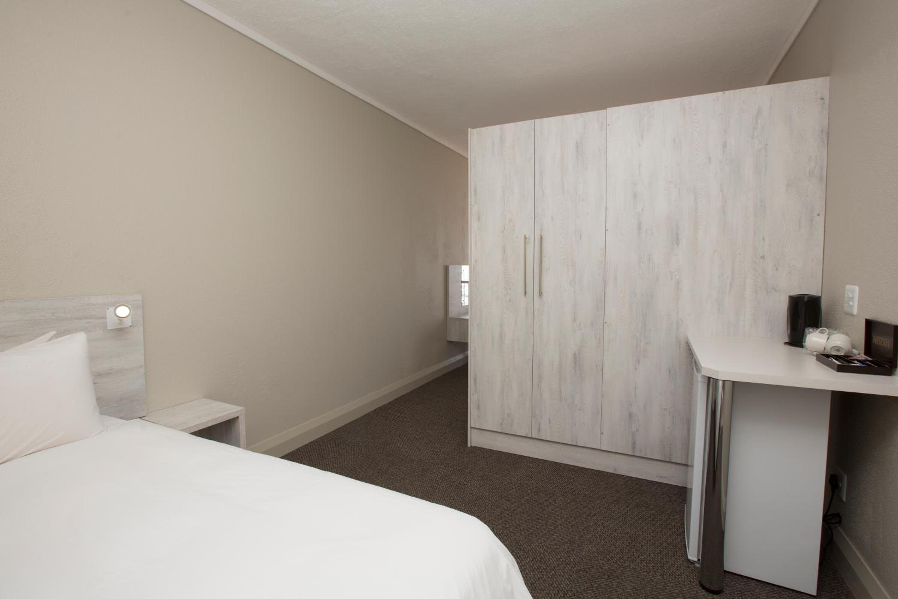 Triple Room with Balcony - Photo 4