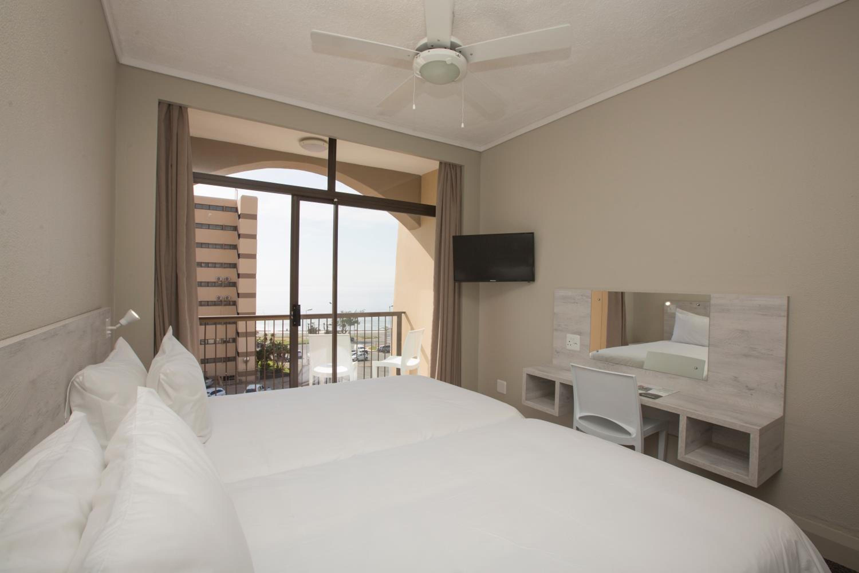 Triple Room with Balcony - Photo 1