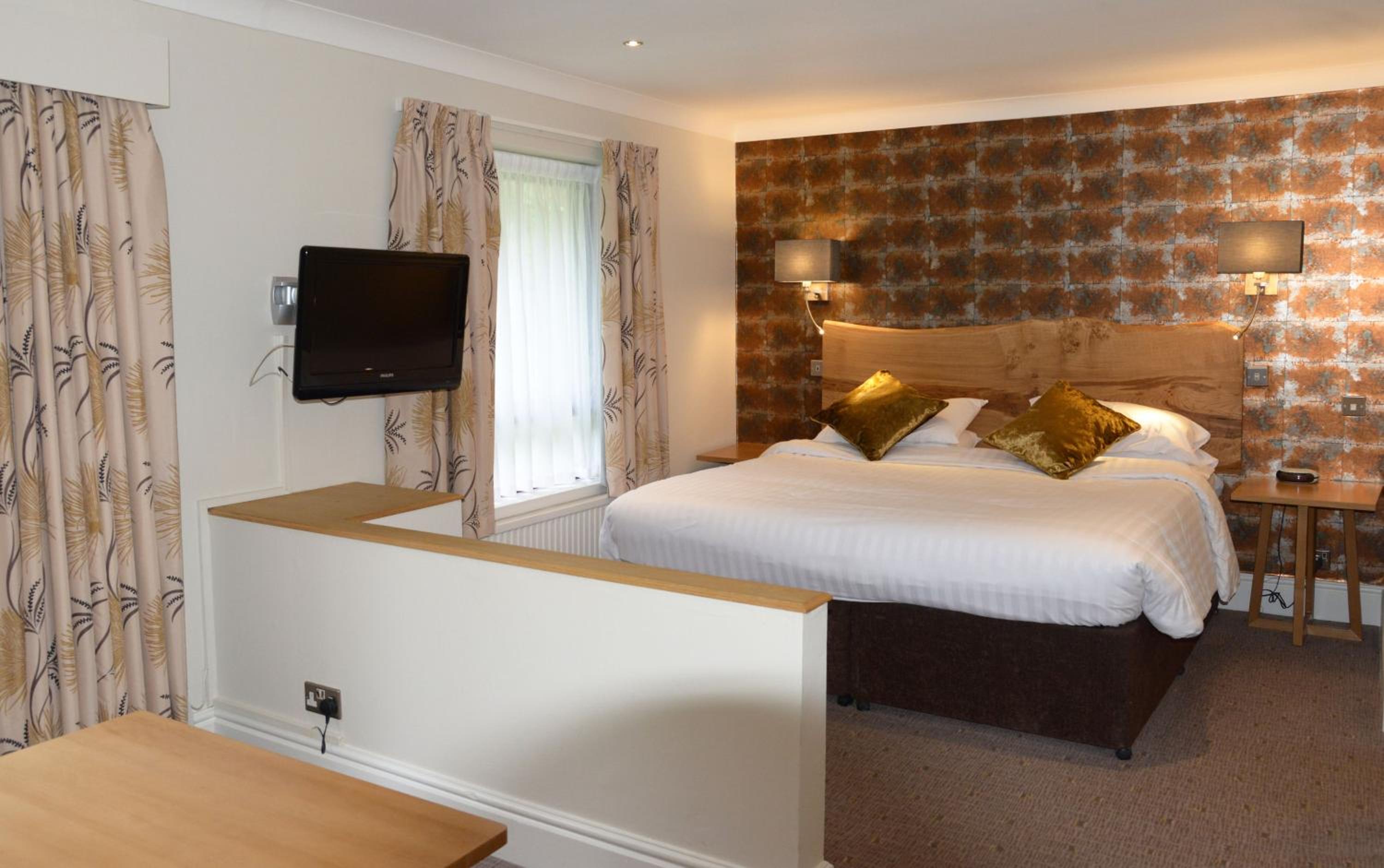 Superior Double Lodge - Photo 6