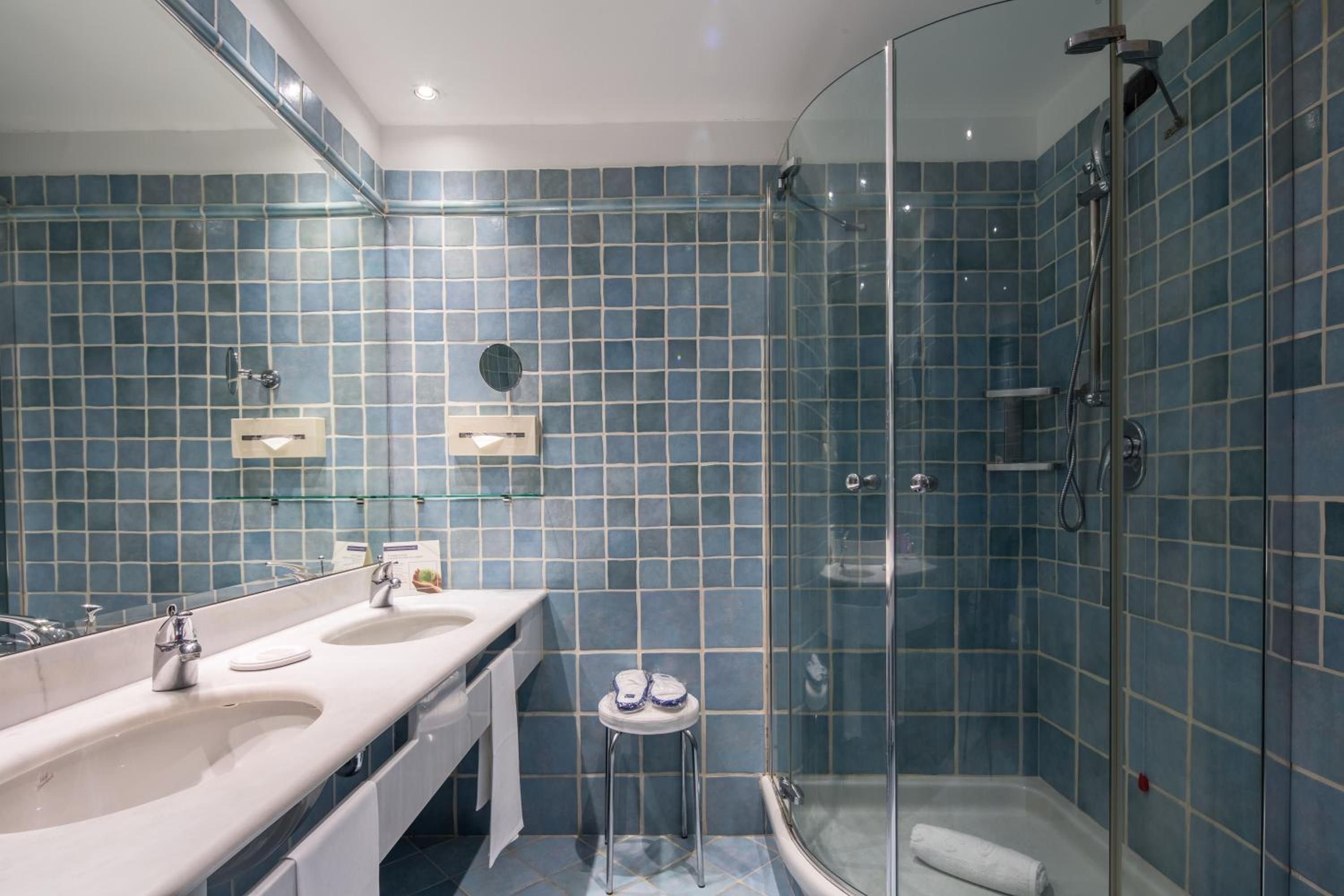 Premium Double Room with Sea View - Photo 3