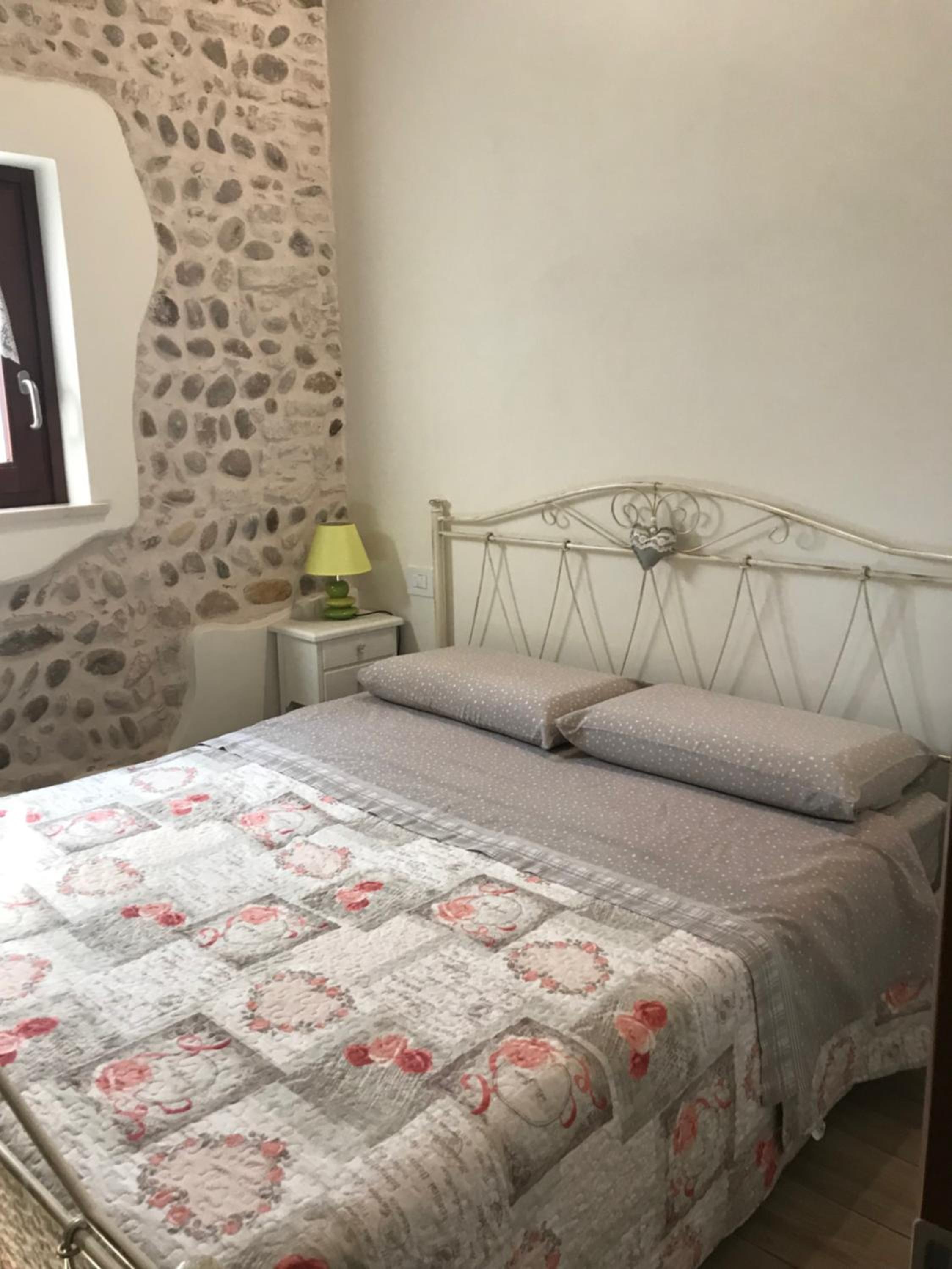 Double Room with Private Bathroom - Photo 10