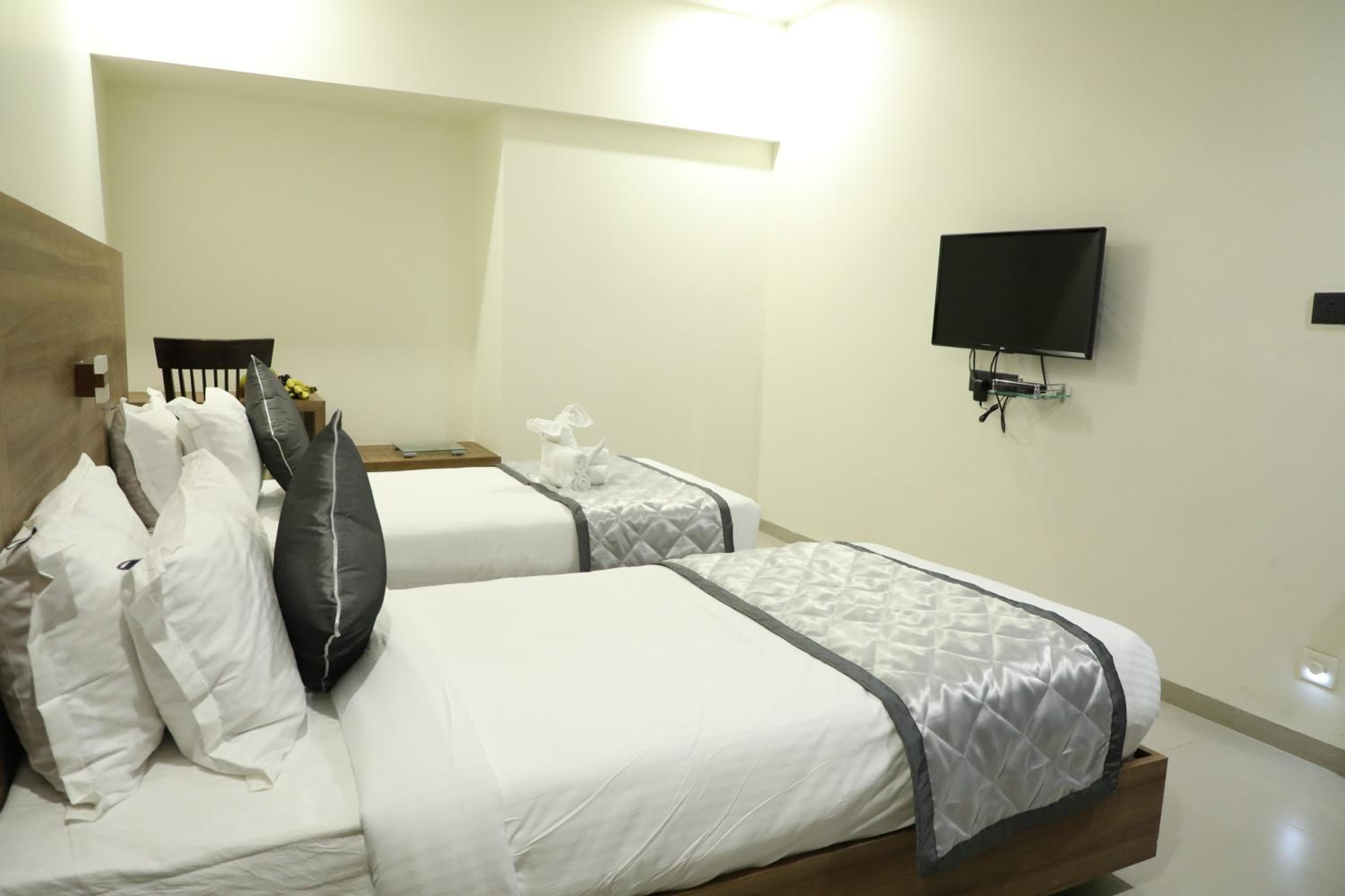 Suite - Photo 3