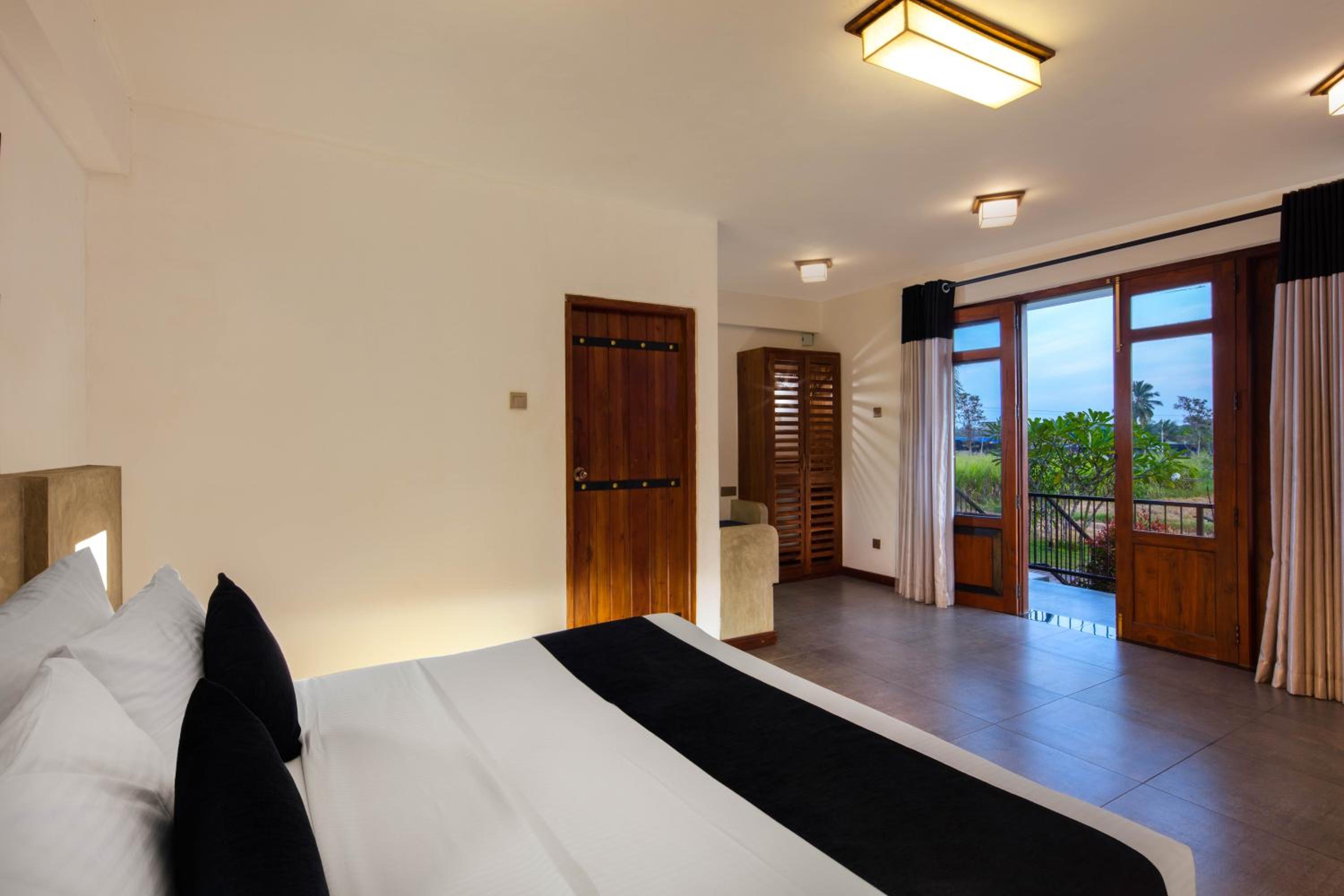 Deluxe Double Room photo 3