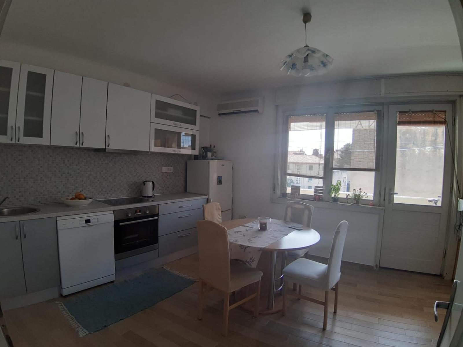 One-Bedroom Apartment - Photo 5