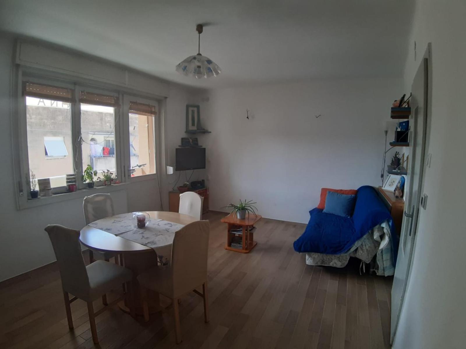 One-Bedroom Apartment - Photo 1