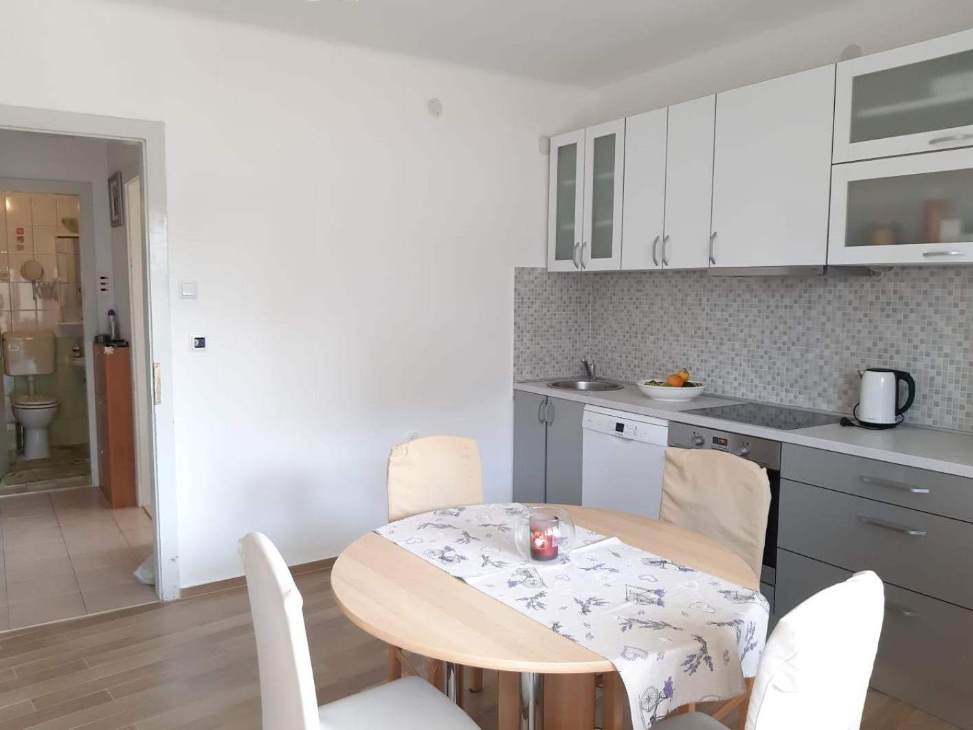 One-Bedroom Apartment - Photo 30