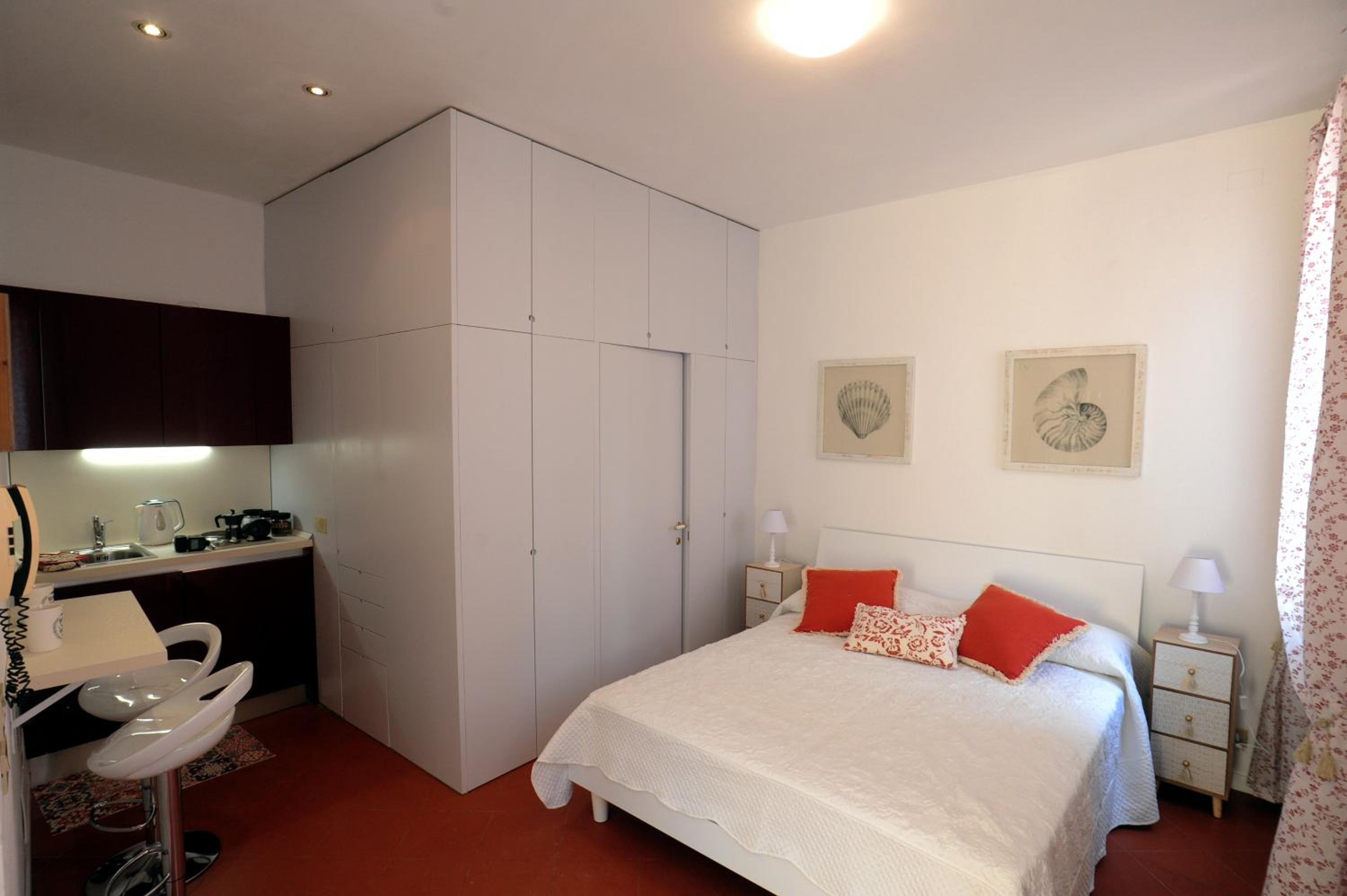 Apartment with Terrace photo 2