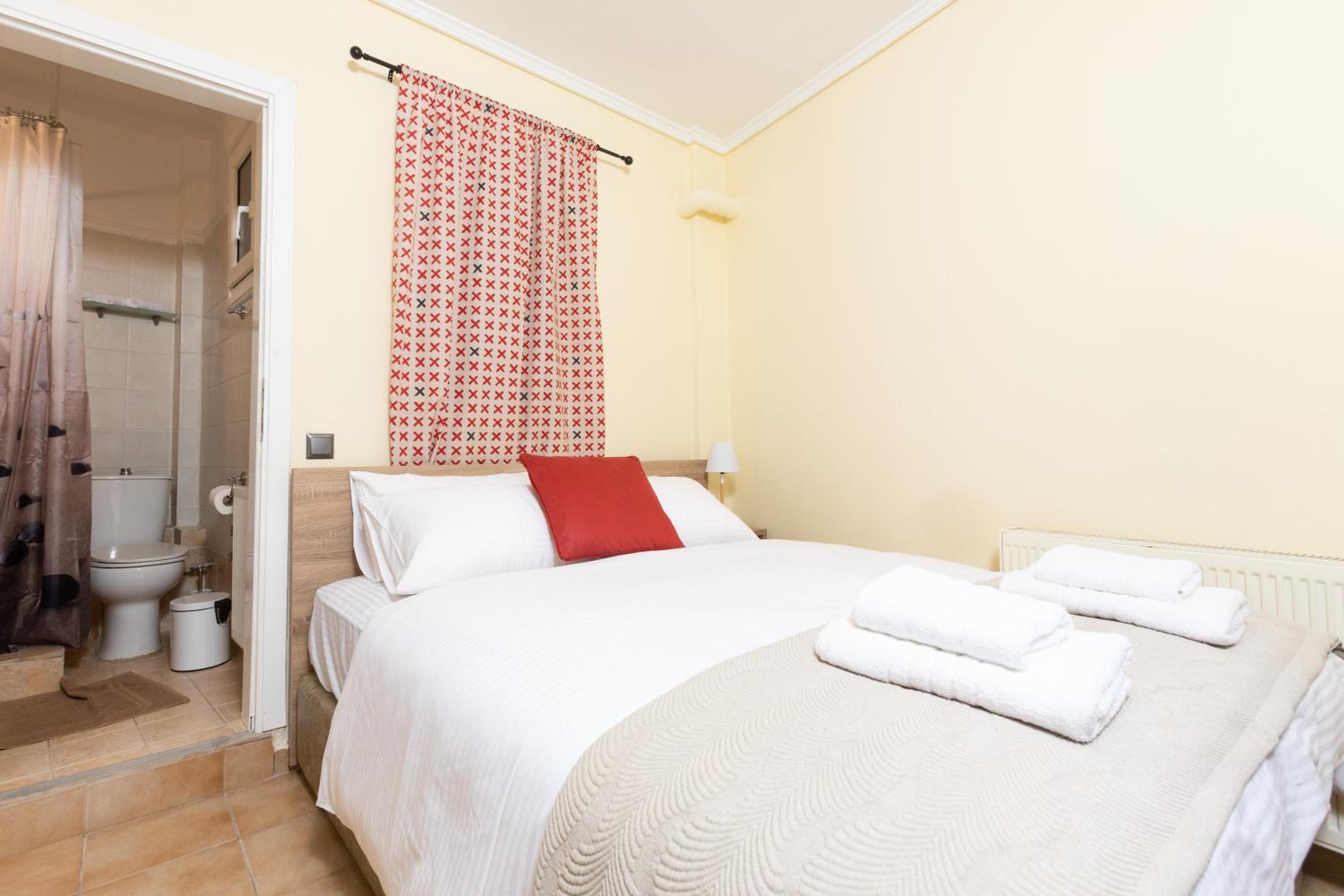 Apartment - Ground Floor - Photo 1