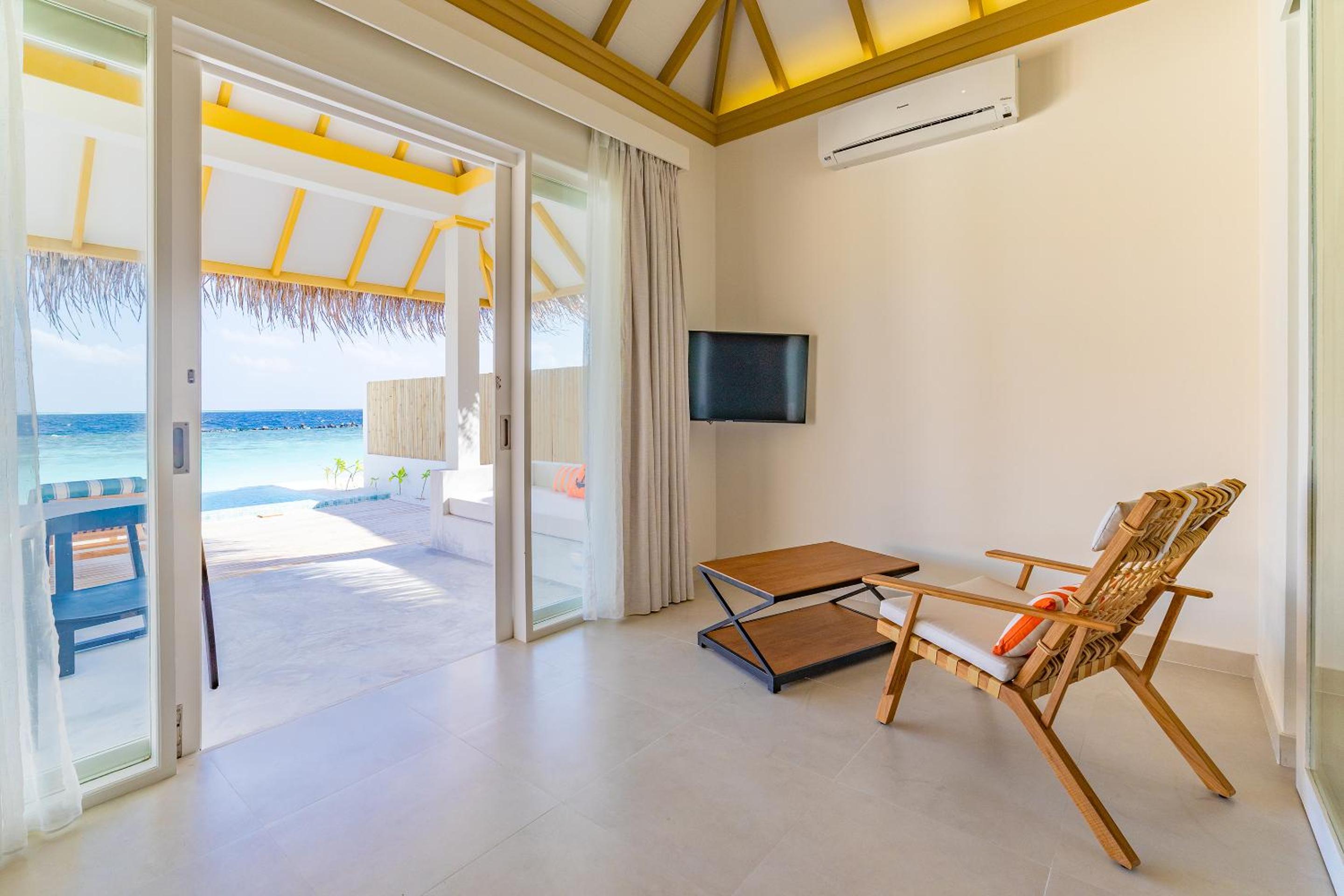 Family Beach Villa with Private Pool (Free seaplane for 2 pax with min 7-night stay - All Inclusive Meal Plan only) - Photo 5