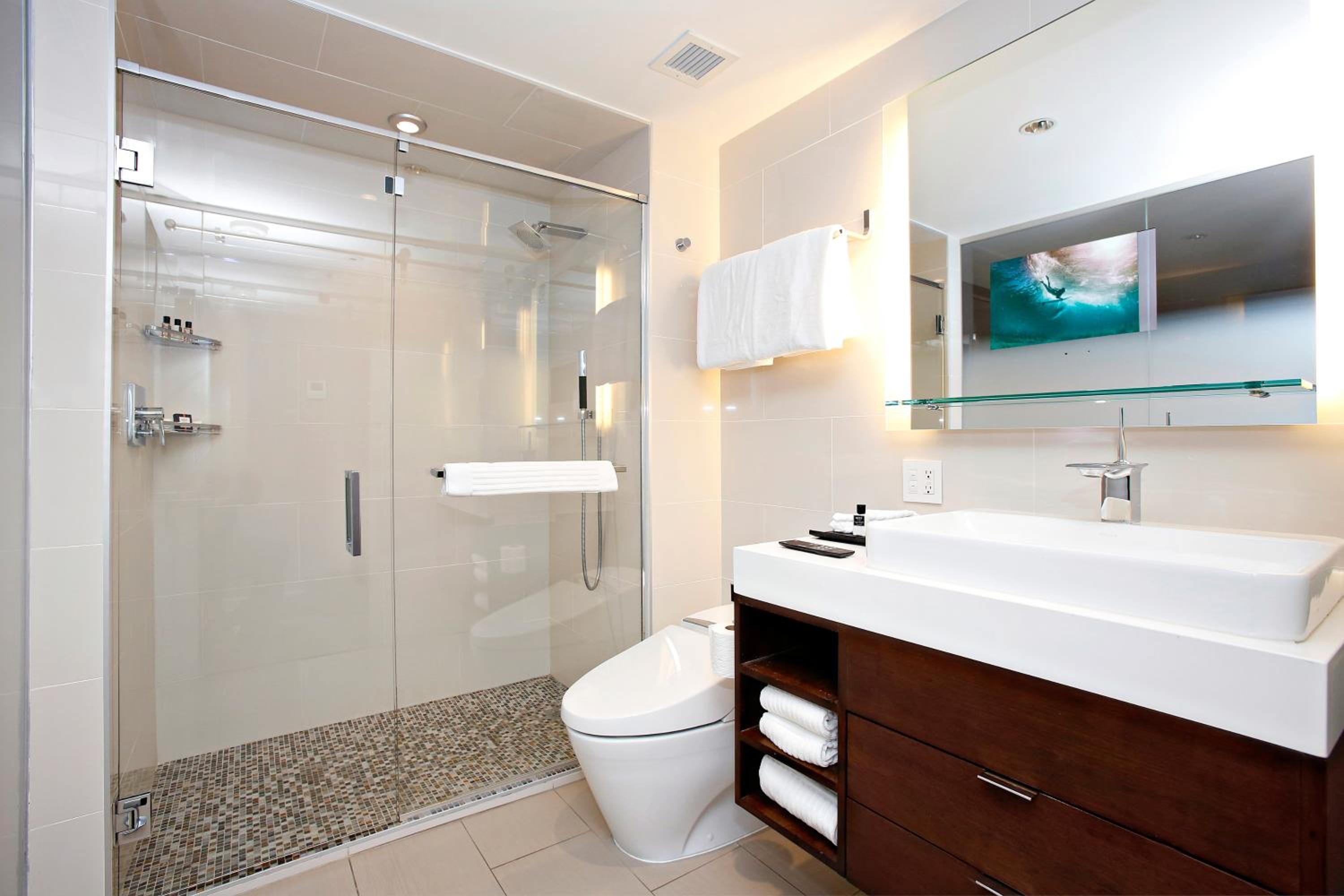 Deluxe King Room - Photo 3