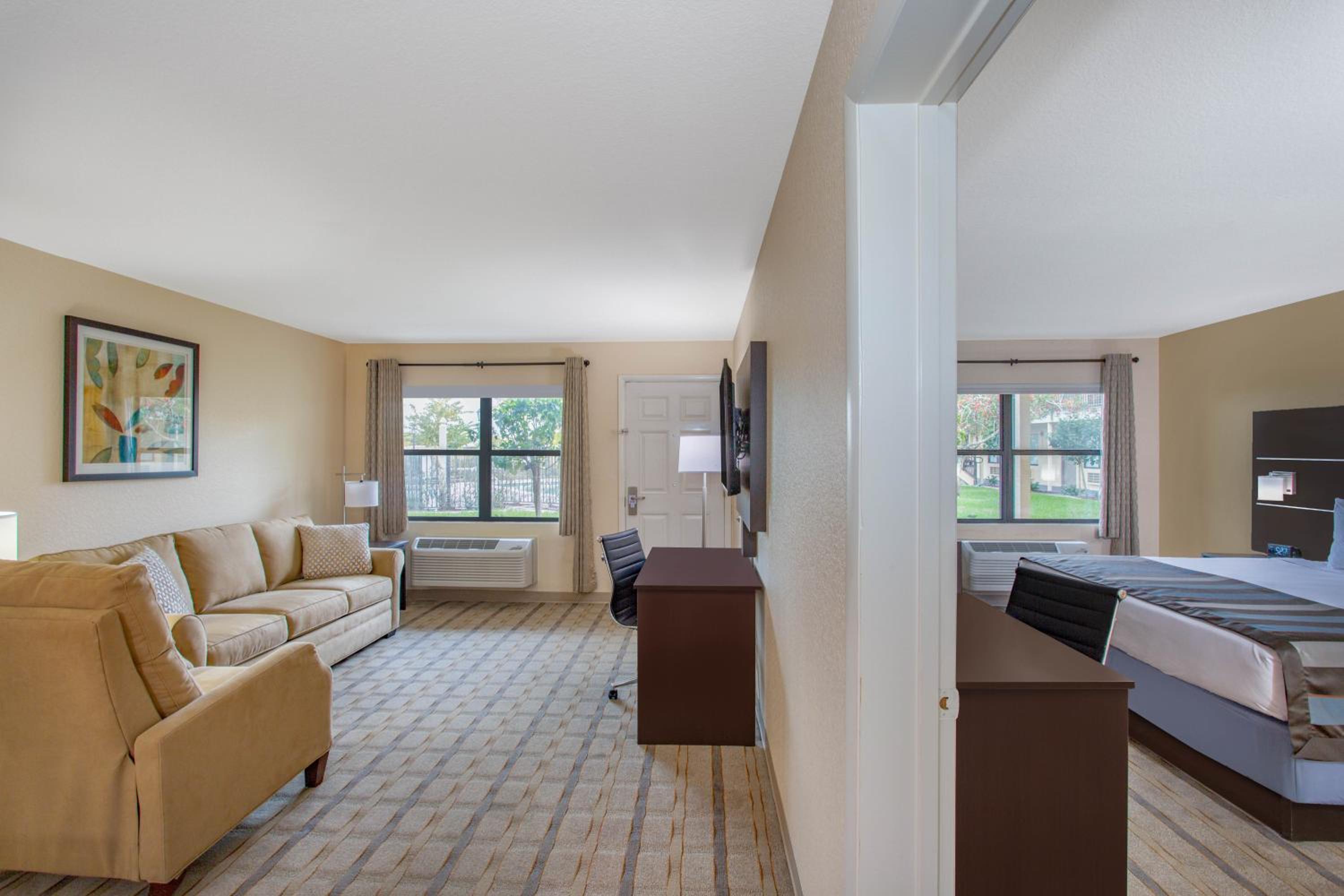 One-Bedroom King Suite - Non-Smoking - Photo 5