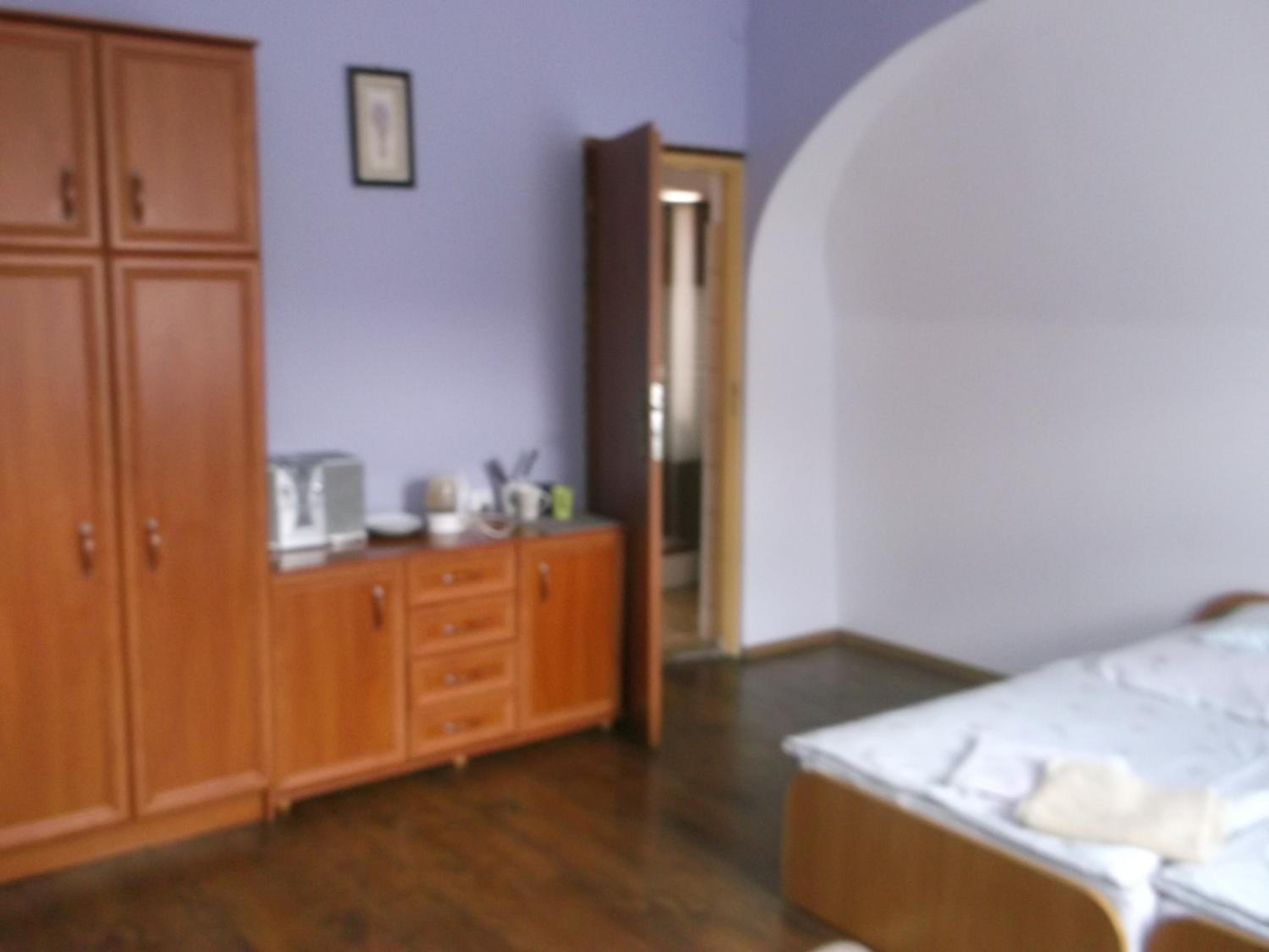 Twin Room with Bathroom - Photo 7