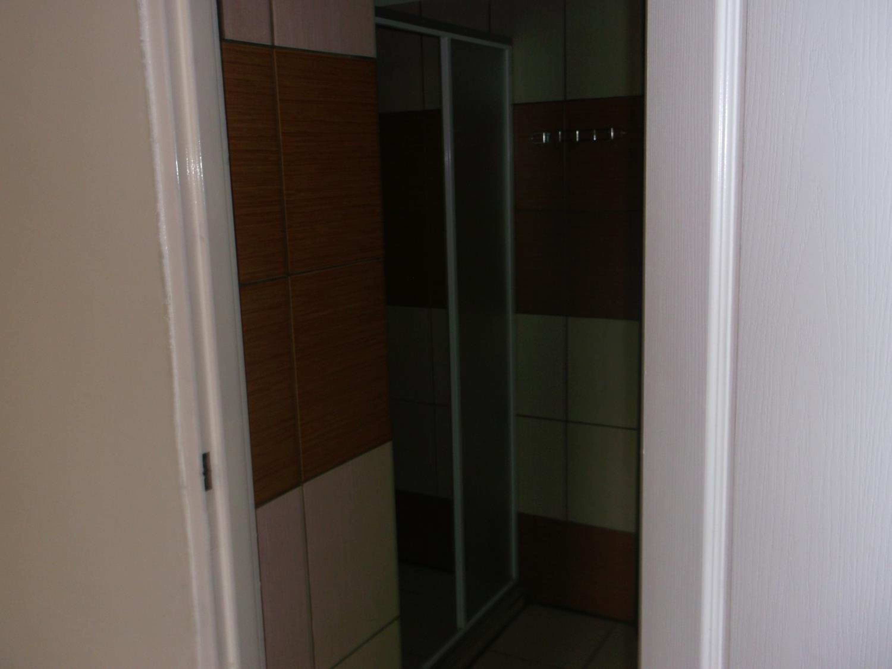 Twin Room with Bathroom - Photo 10