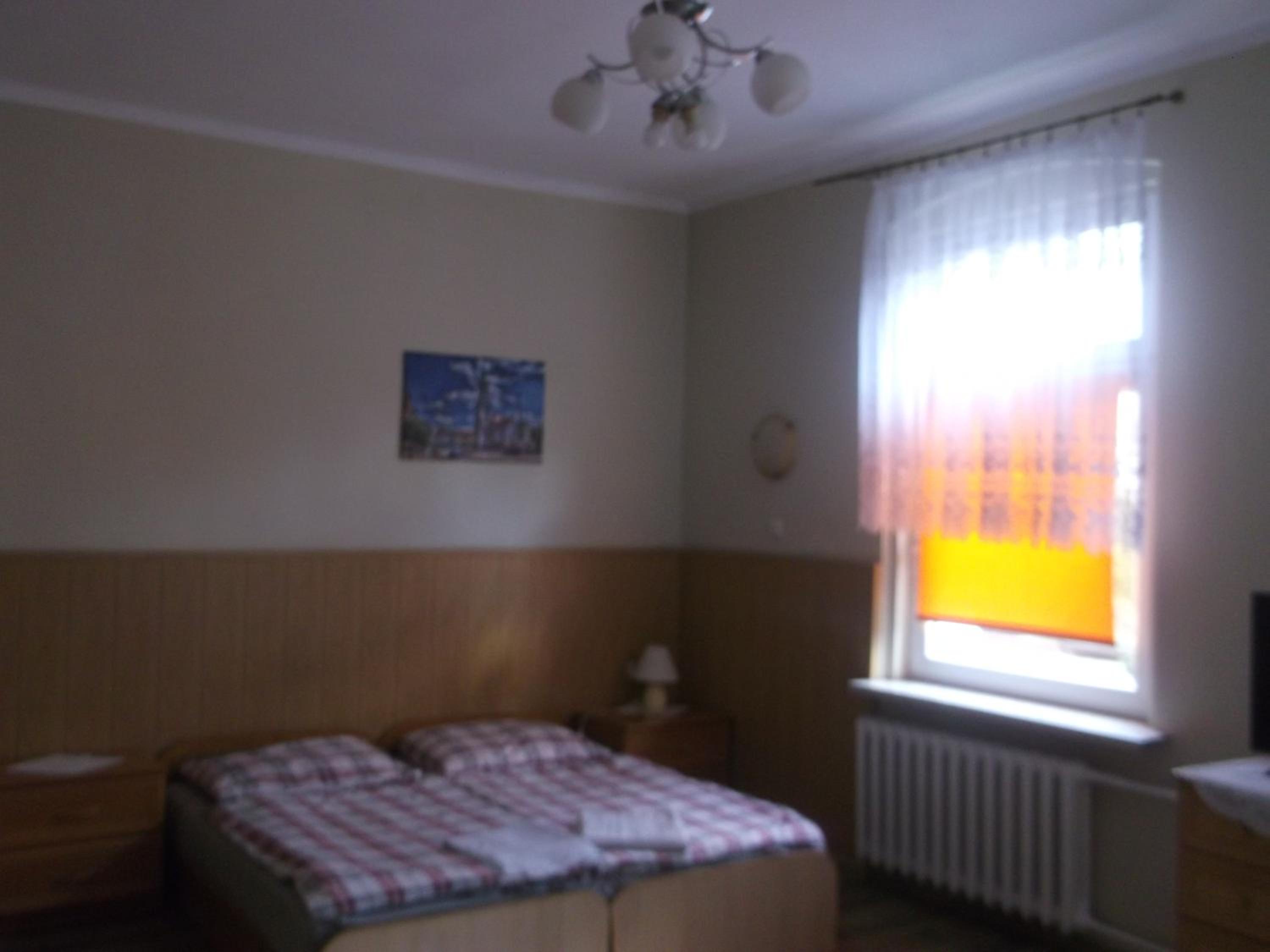 Twin Room with Bathroom - Photo 13