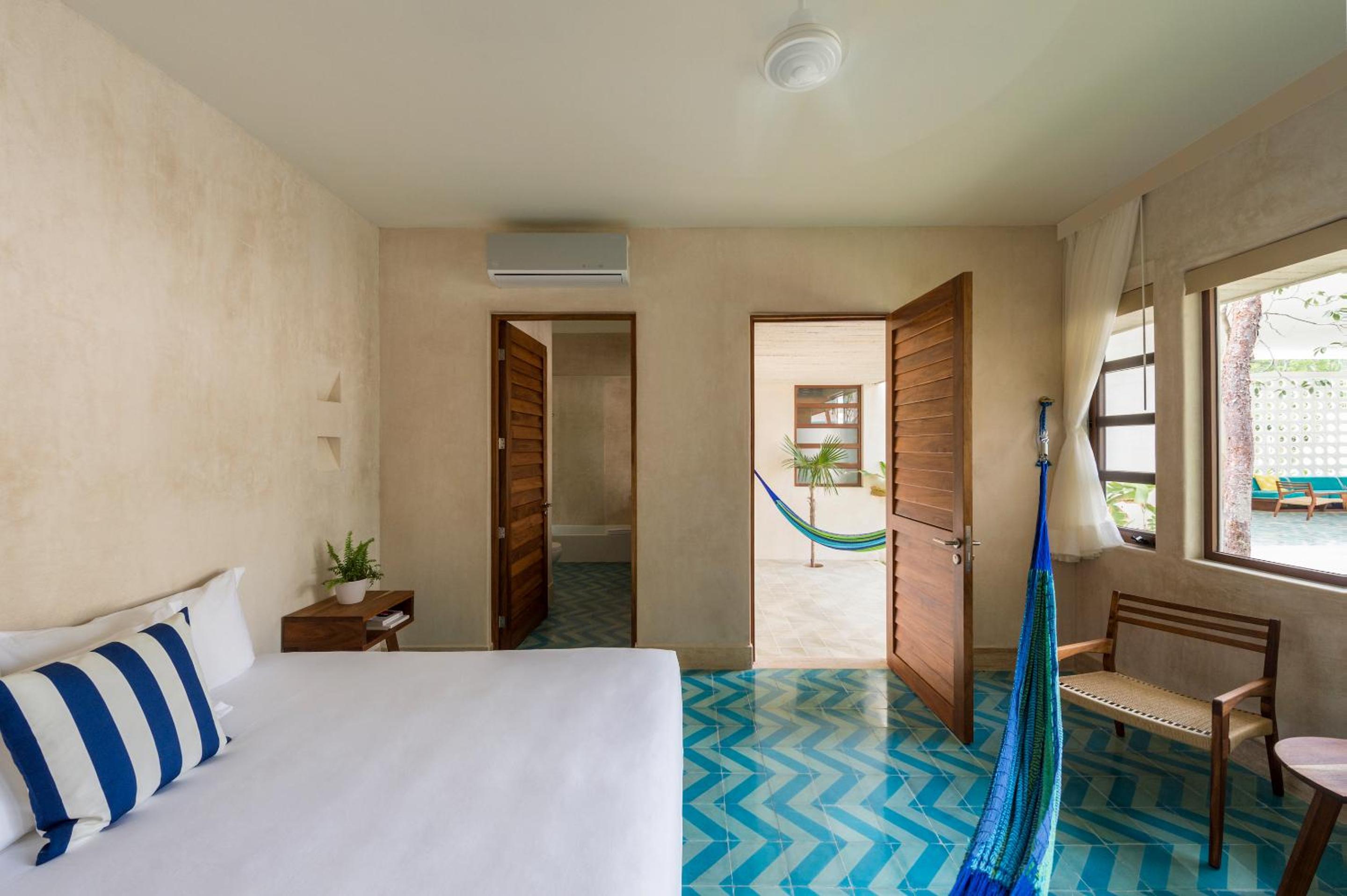 Superior King Suite - Photo 4