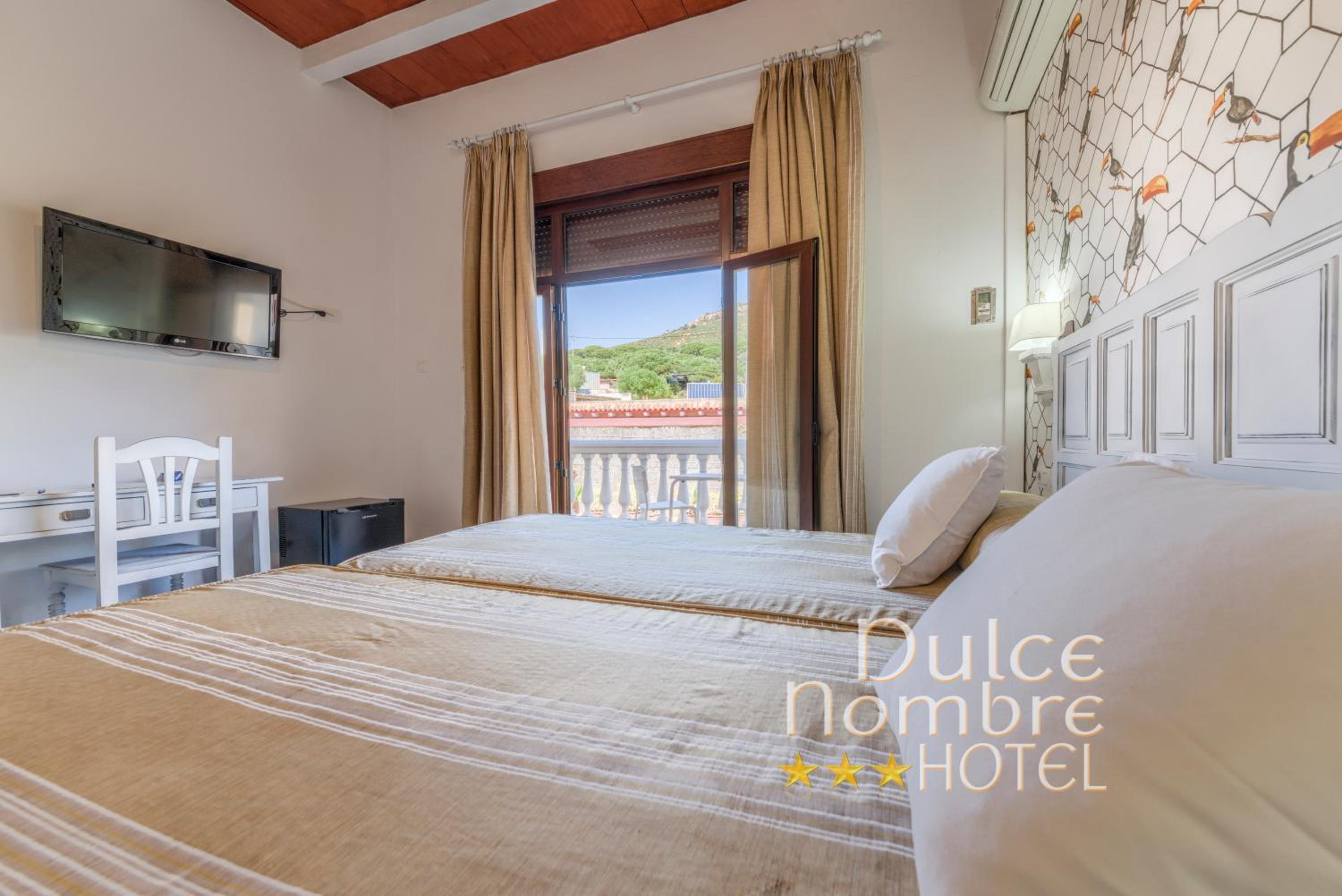 Habitación Doble con Terraza y Vista a la Montaña
