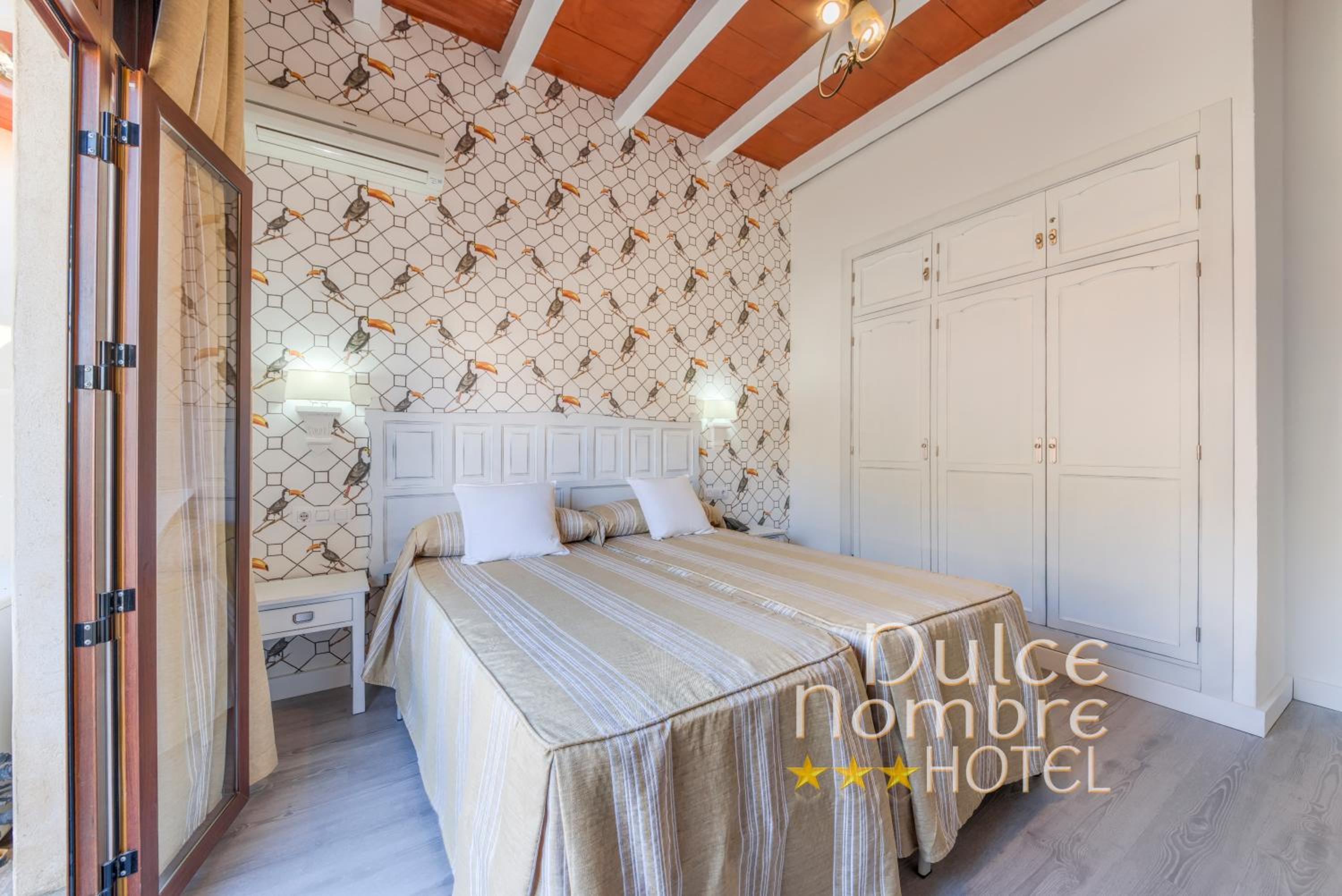 Room with Terrace and Mountain View photo 3