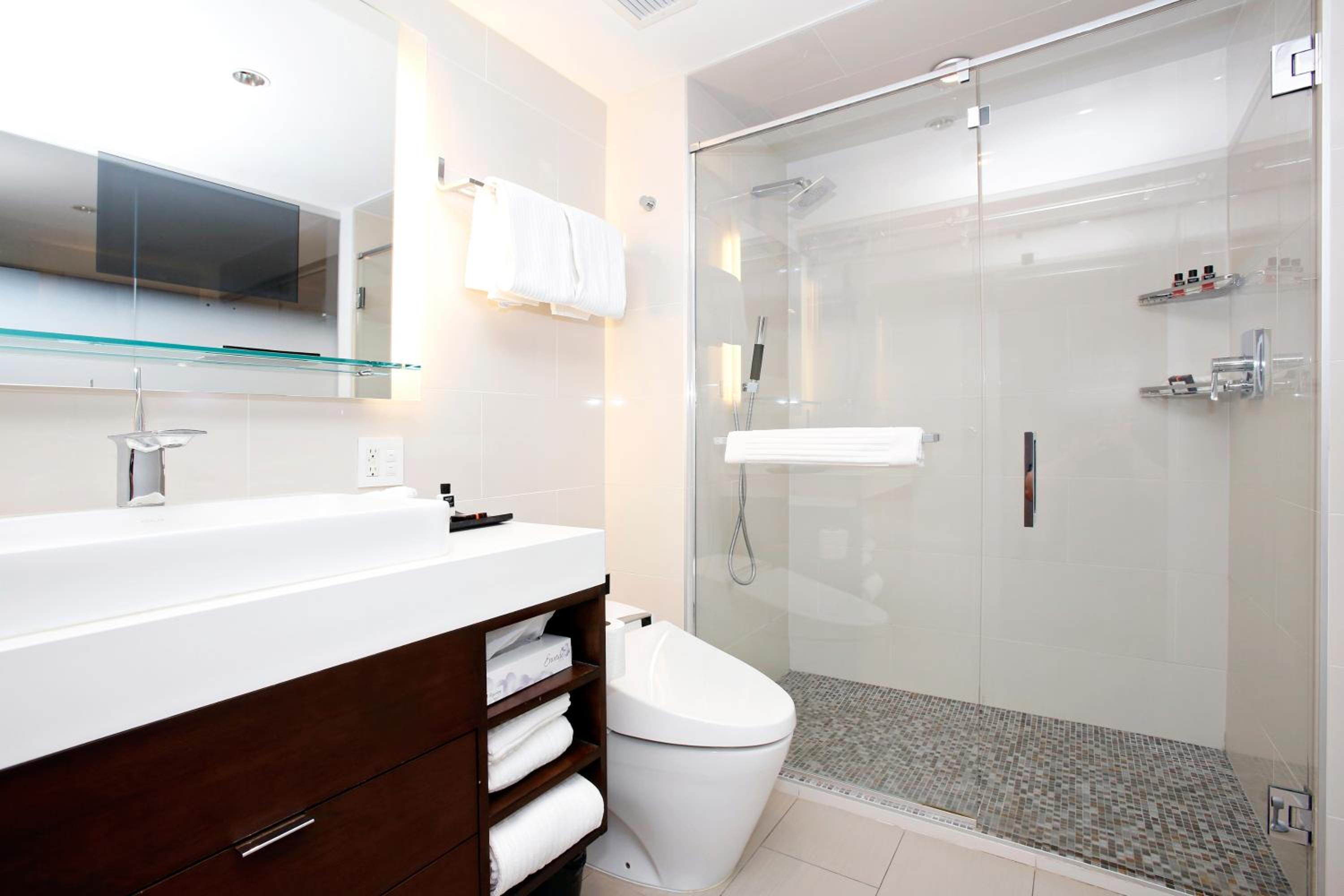 Executive King Room - Photo 3