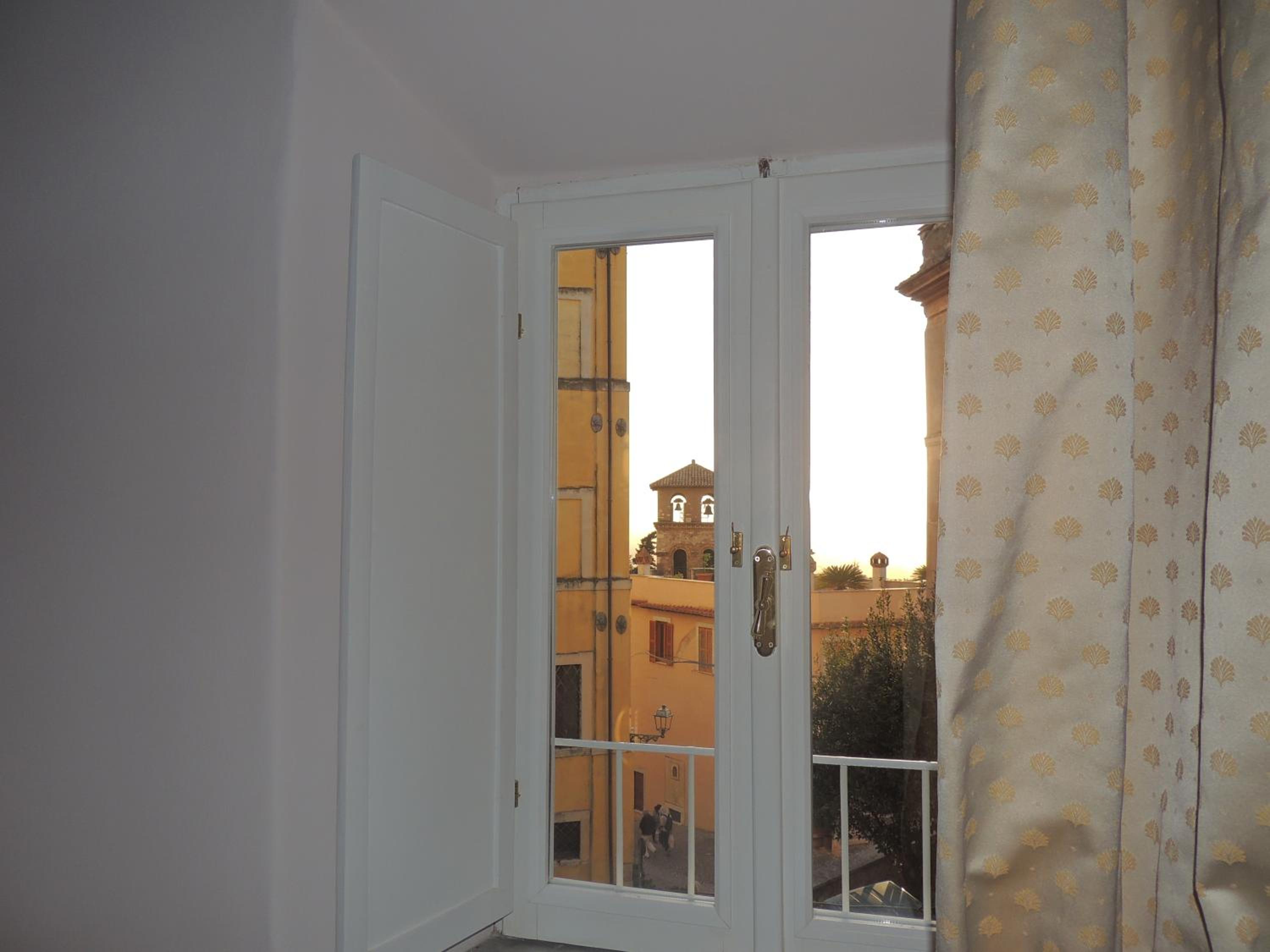 Two-Bedroom House - Photo 6