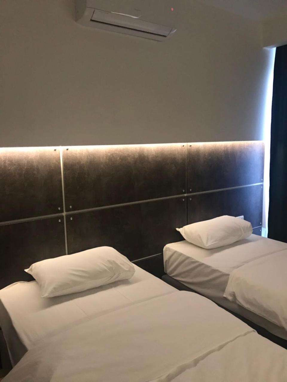 Deluxe Double or Twin Room - Photo 5
