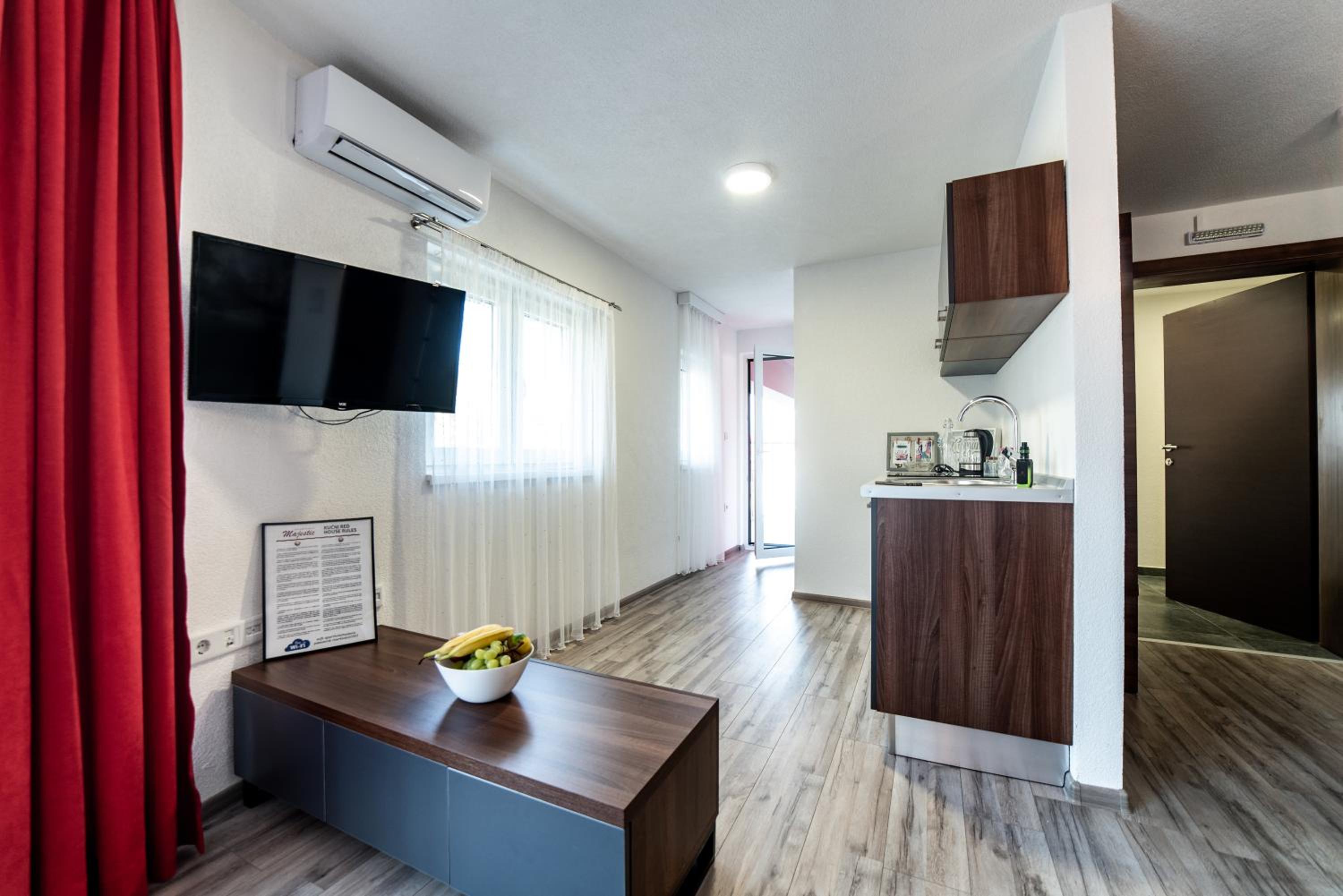 Apartment with Terrace photo 3