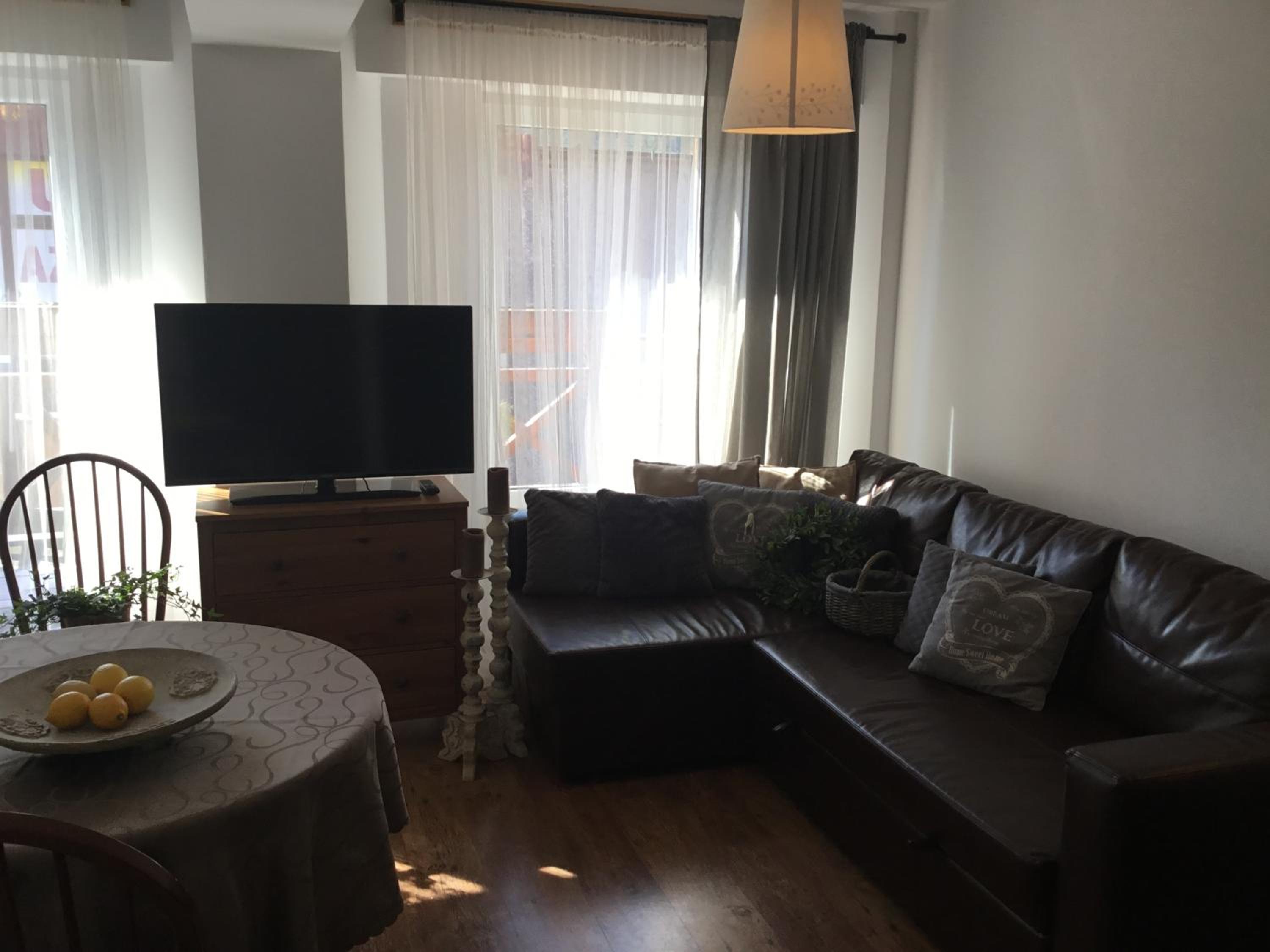 Apartment with Terrace - Photo 9