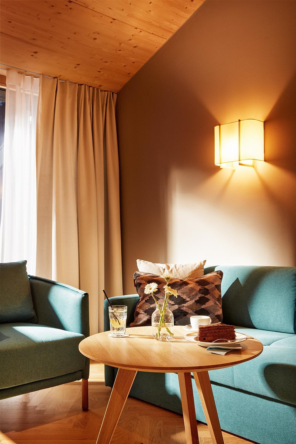 Premium Double Room with Balcony - Photo 5