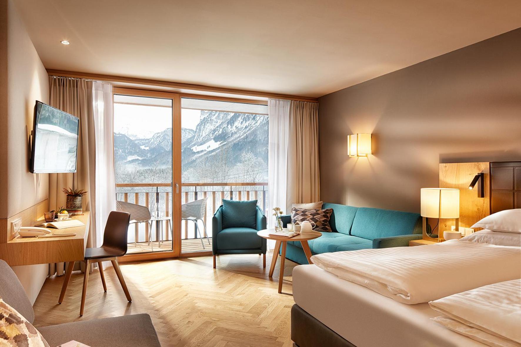 Premium Double Room with Balcony - Photo 3