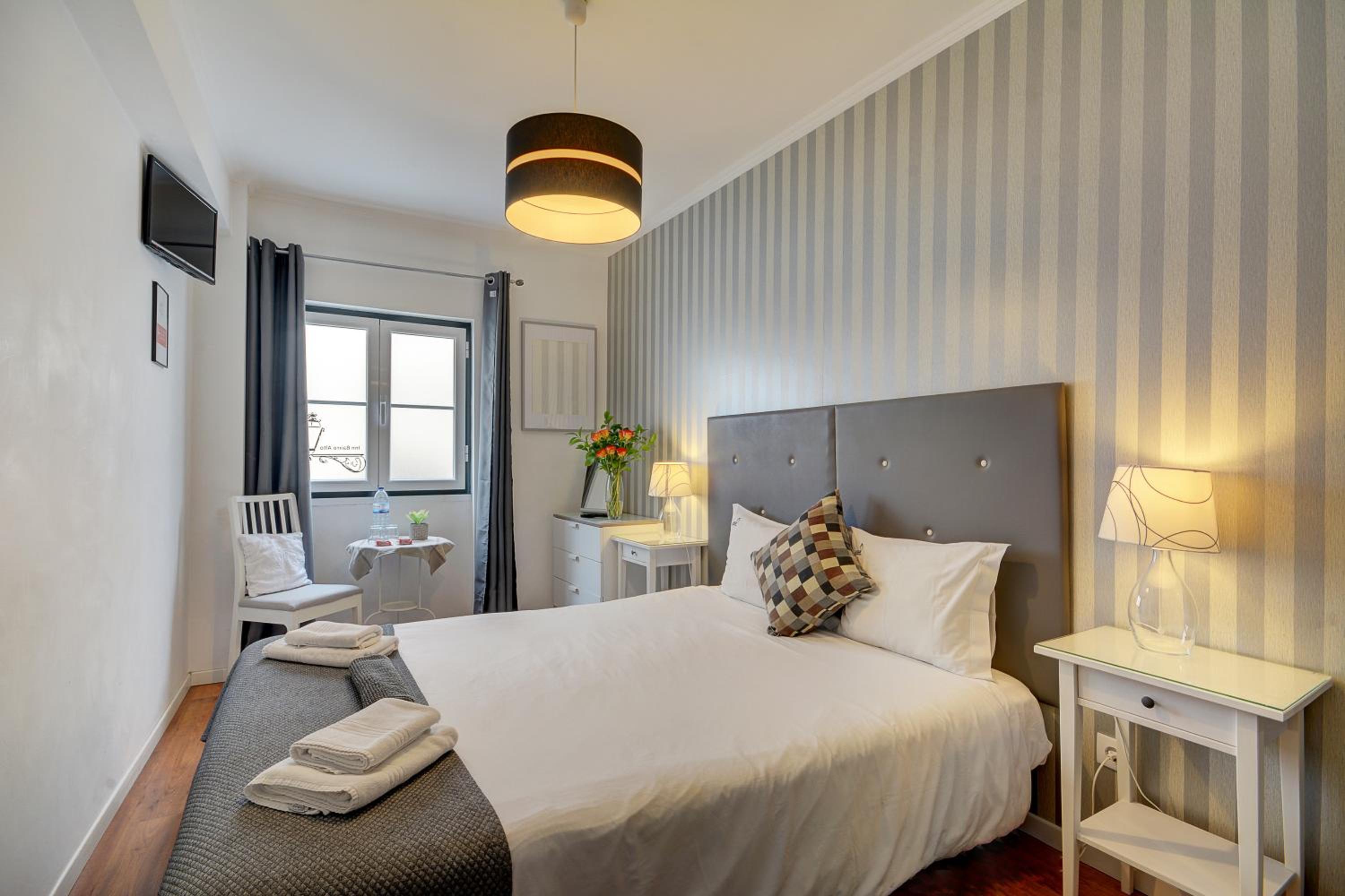 Double Room with Shared Bathroom photo 2