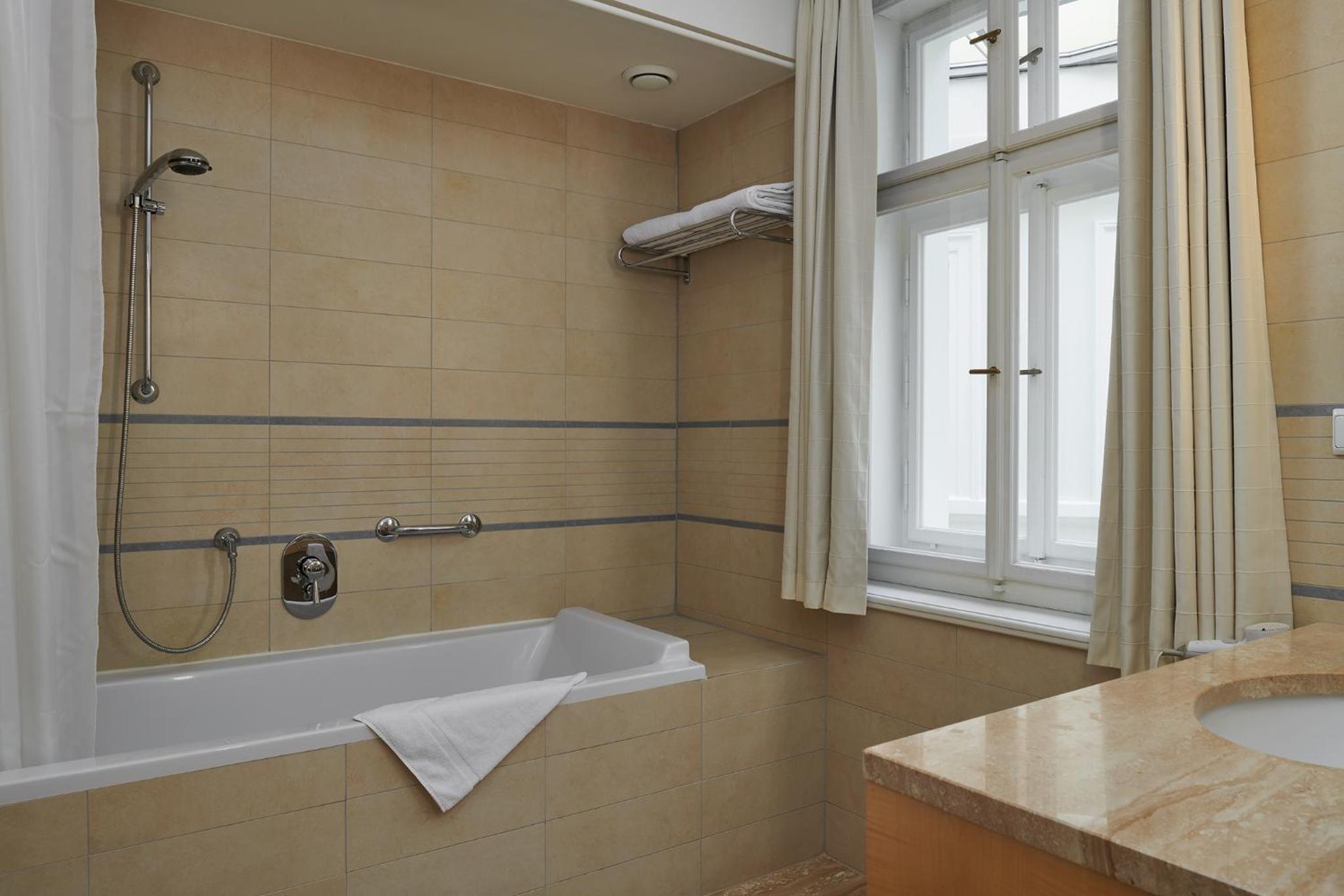 Standard Double Room with Atrium View
