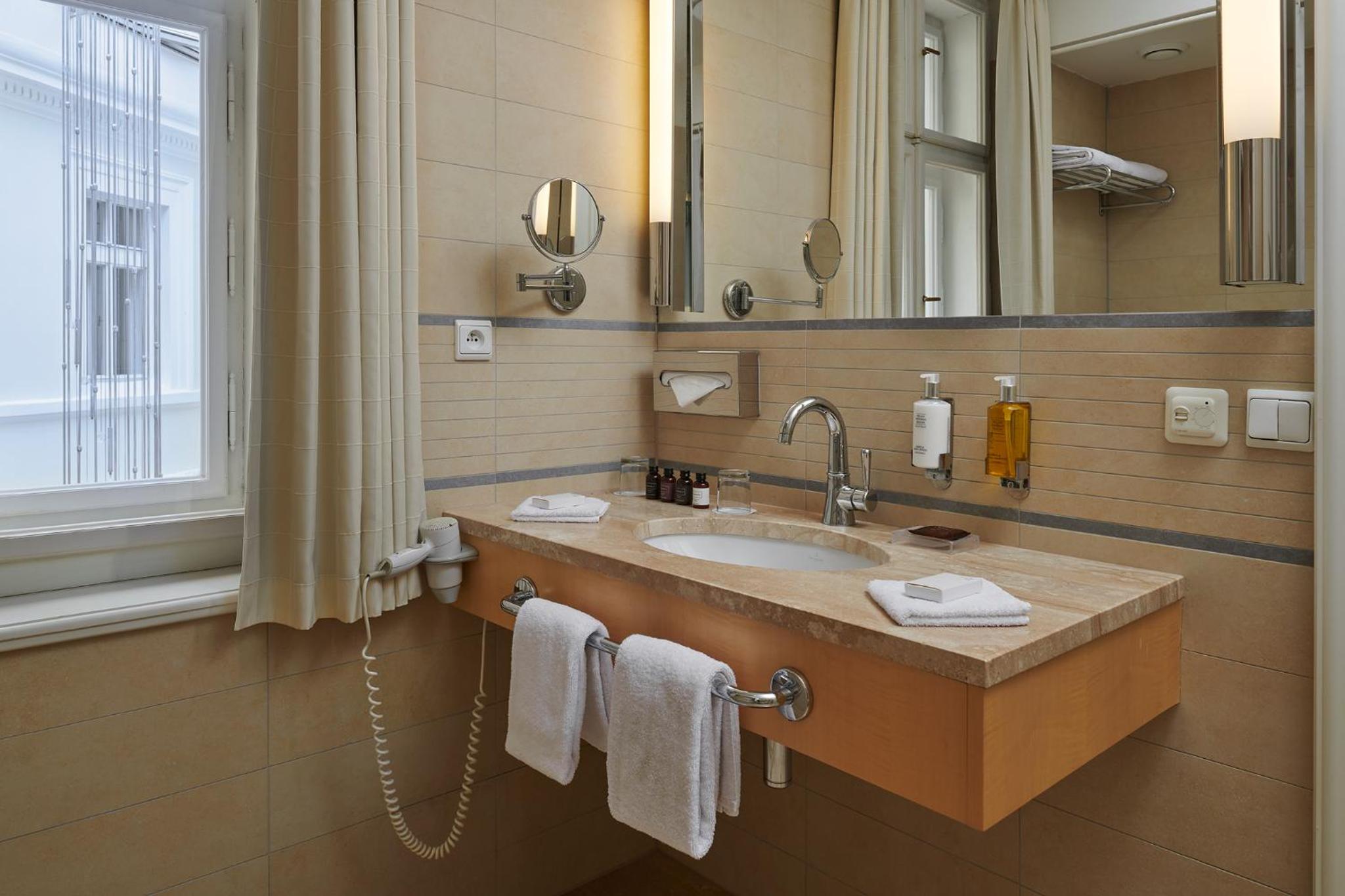 Standard Double Room with Atrium View