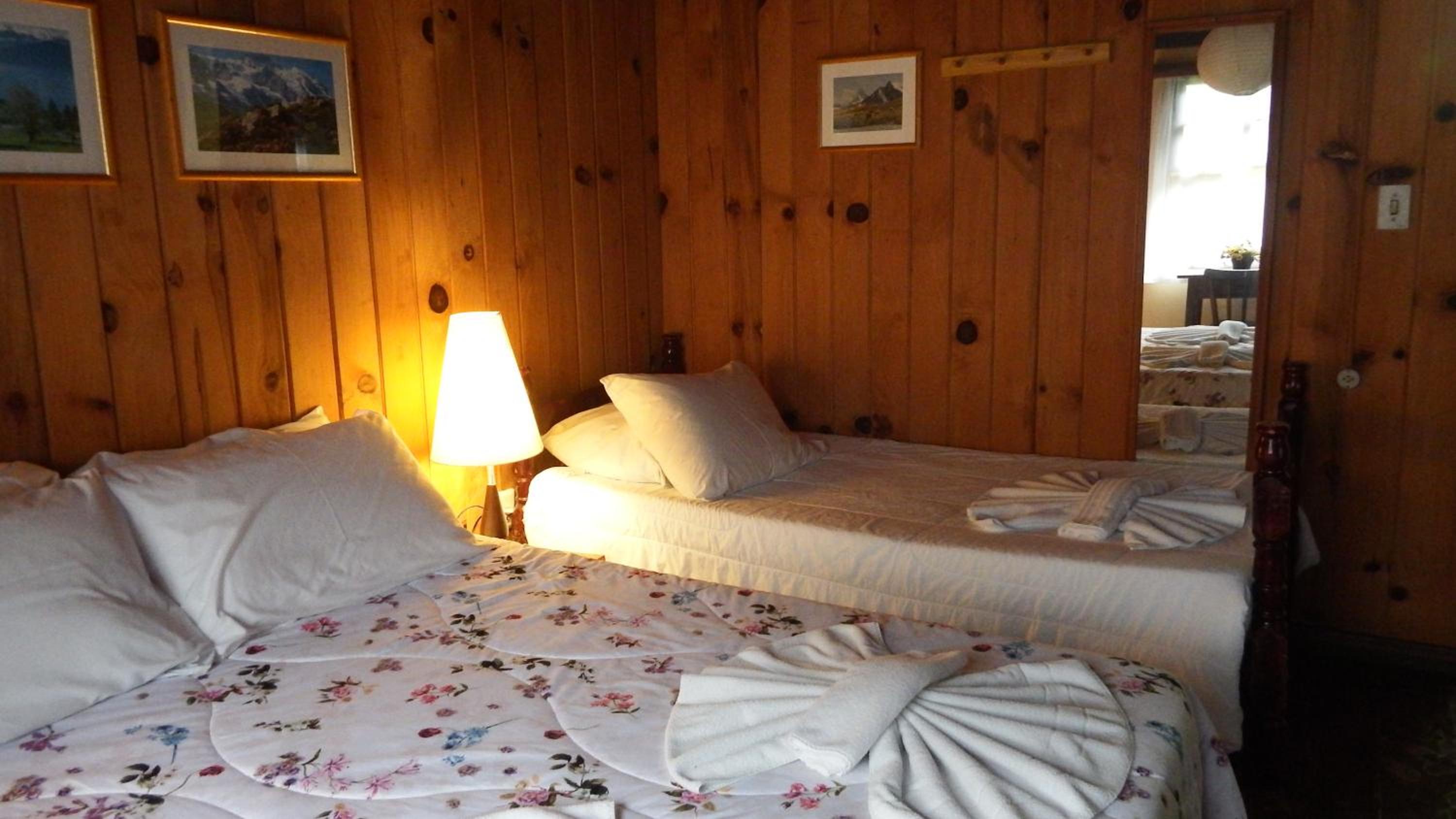Deluxe Room (2 Adults + 1 Child)