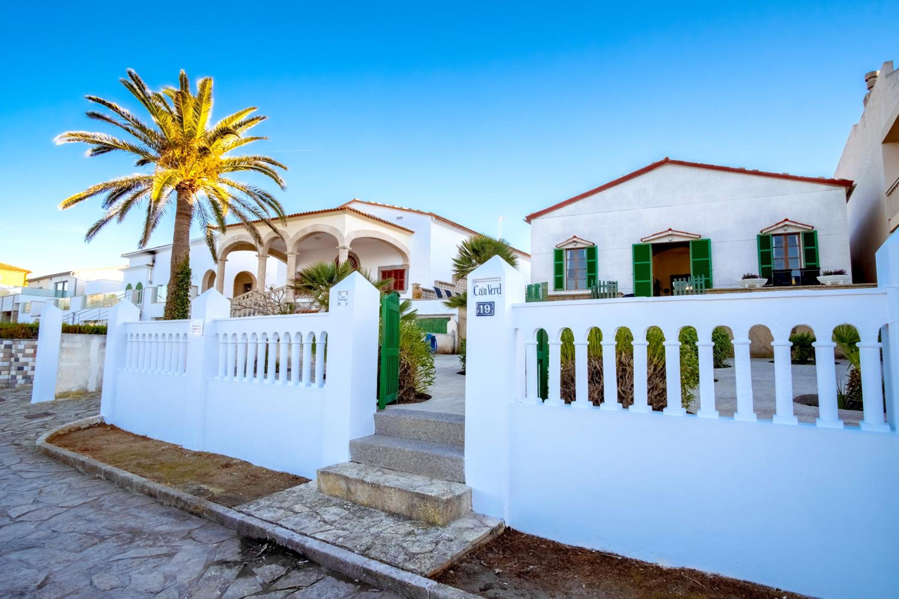 Villa photo 2