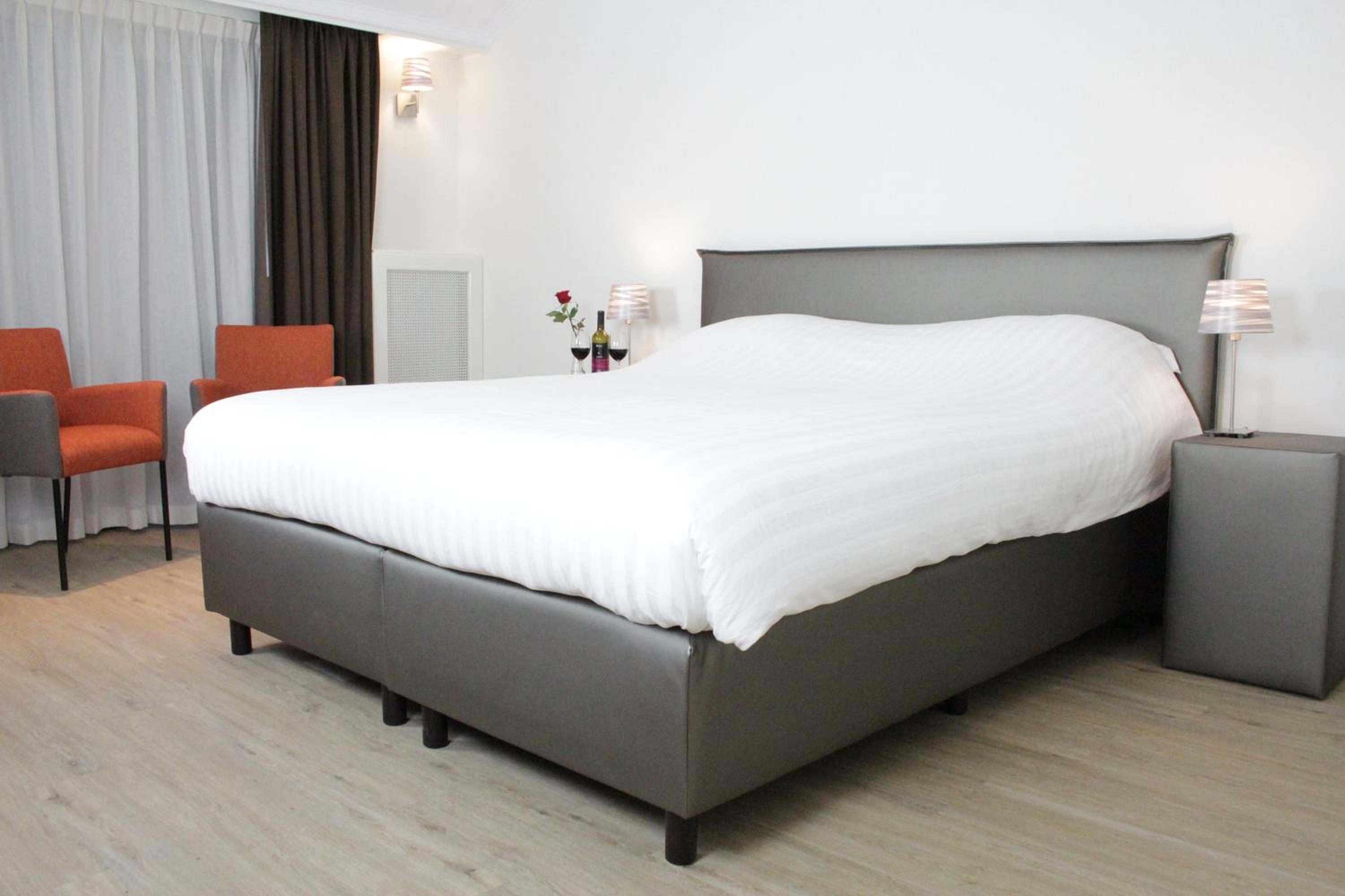 Budget Double Room photo 3