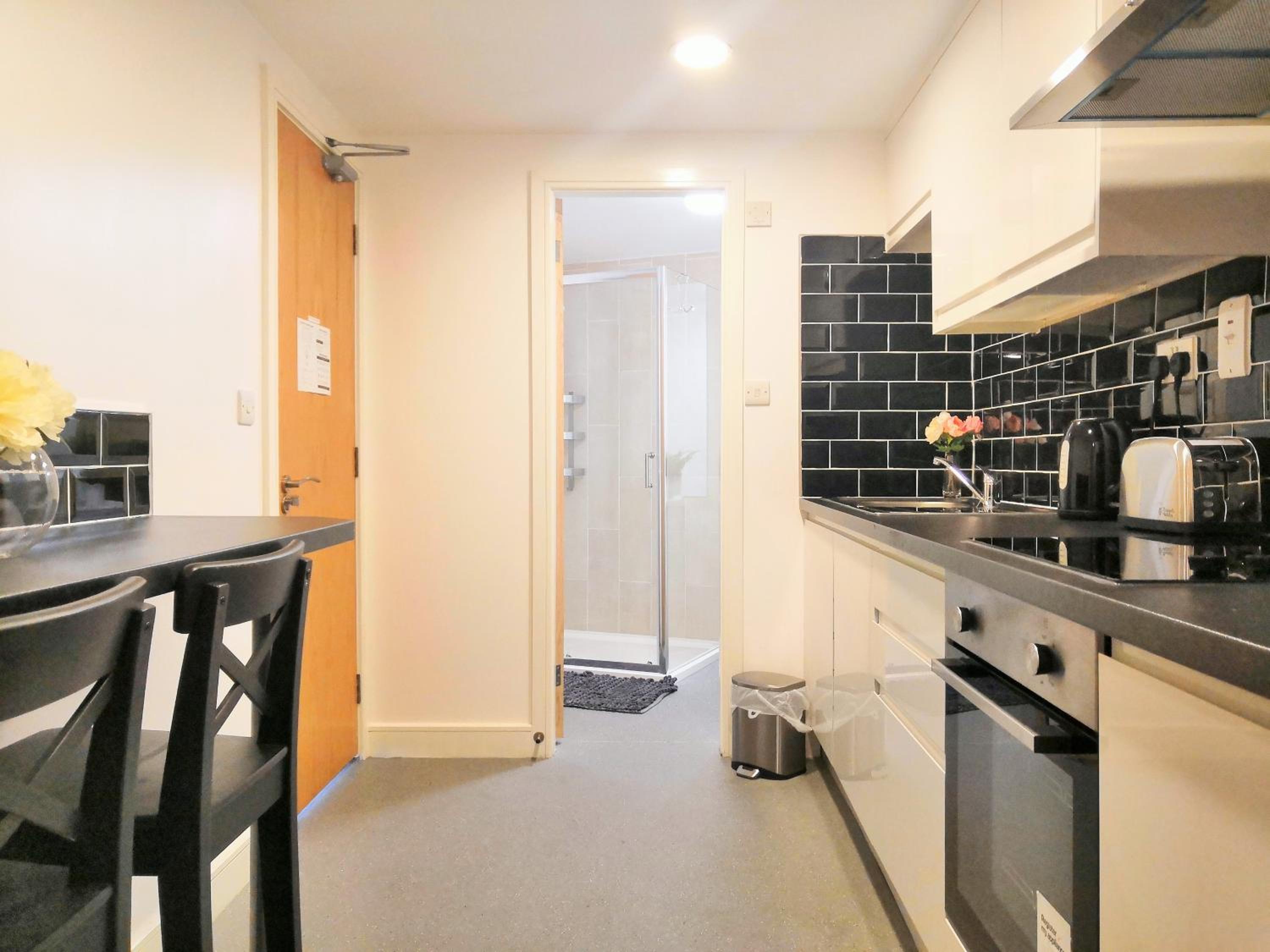 Studio Apartment - Photo 8