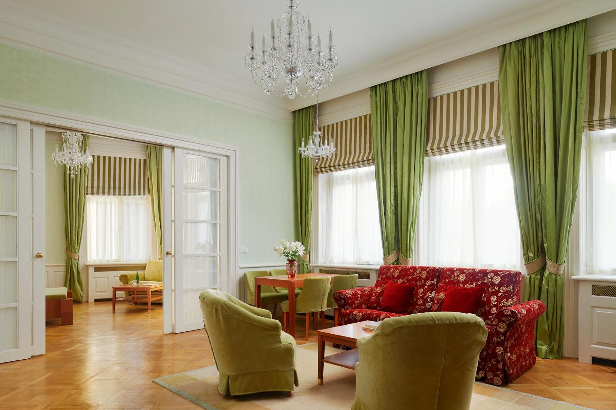 Suite with Old Town Square View