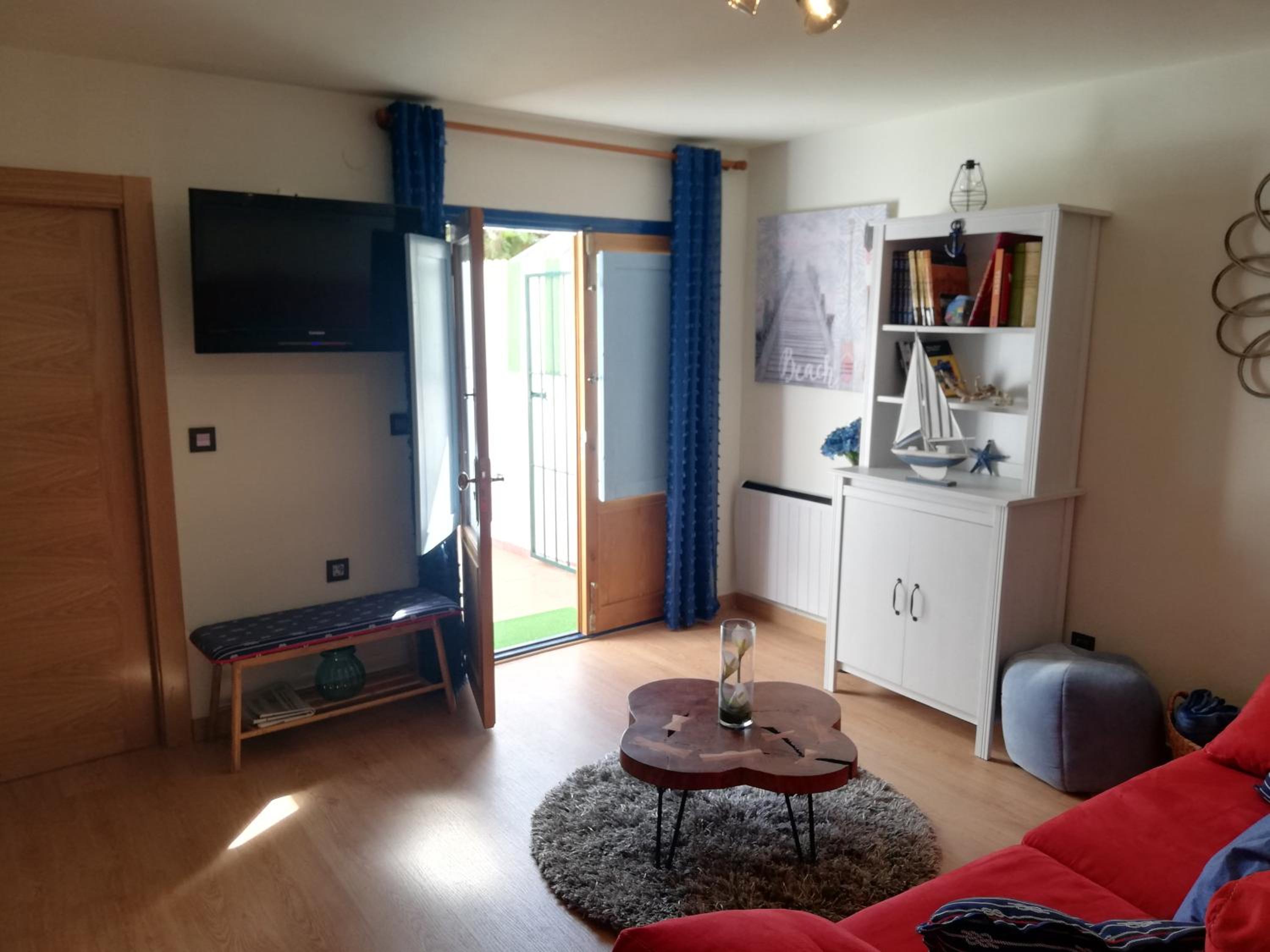 One-Bedroom Apartment photo 2
