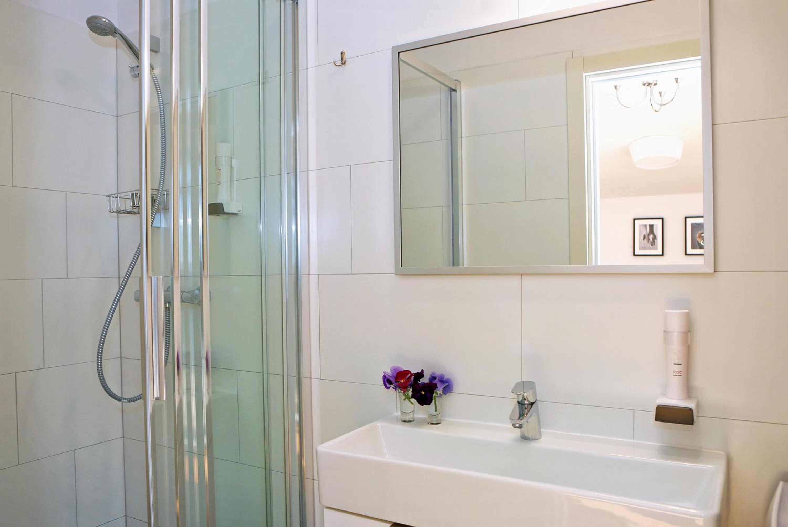 Superior Suite with Sea View - Photo 9