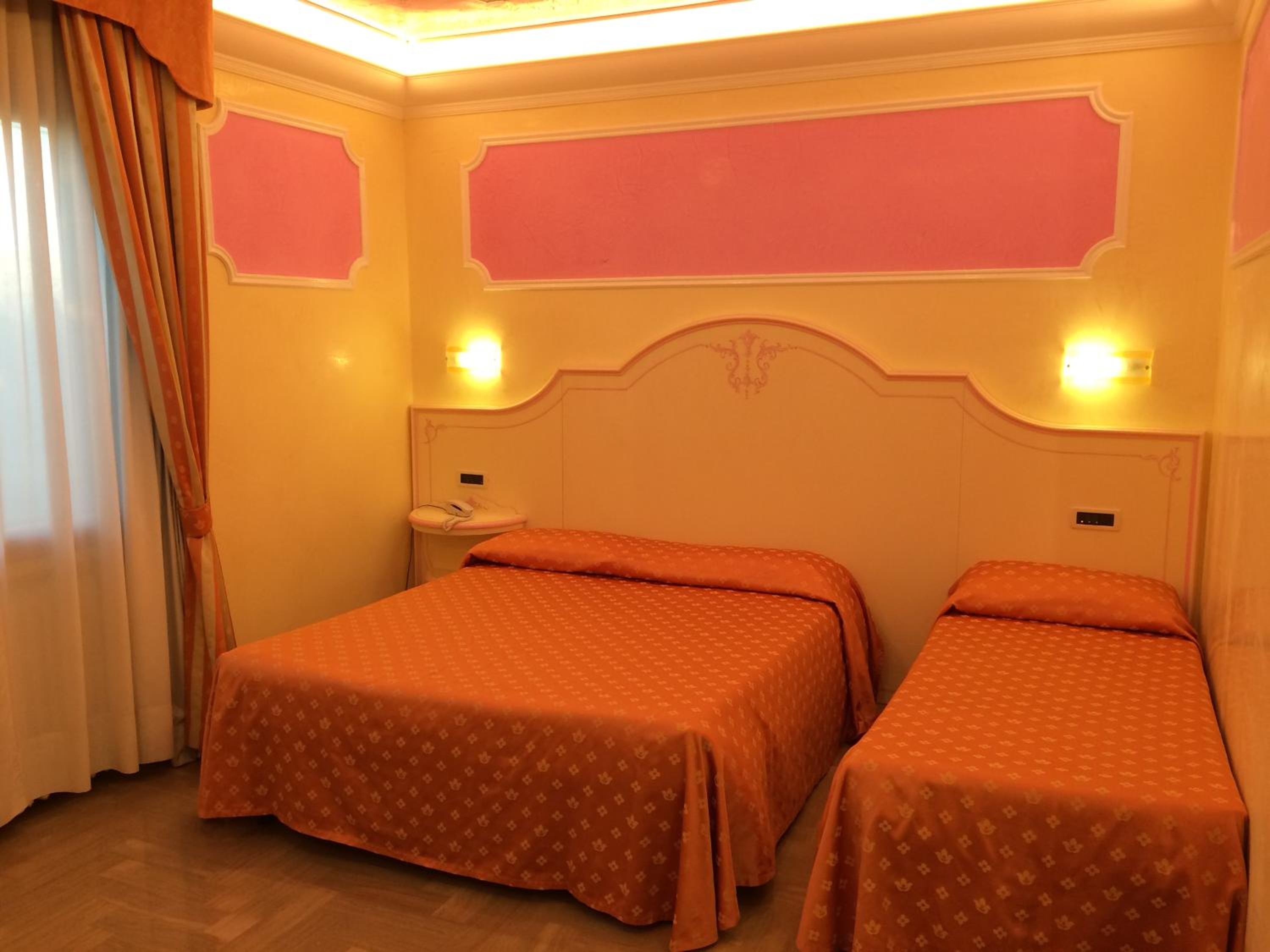 Triple Room - Photo 1