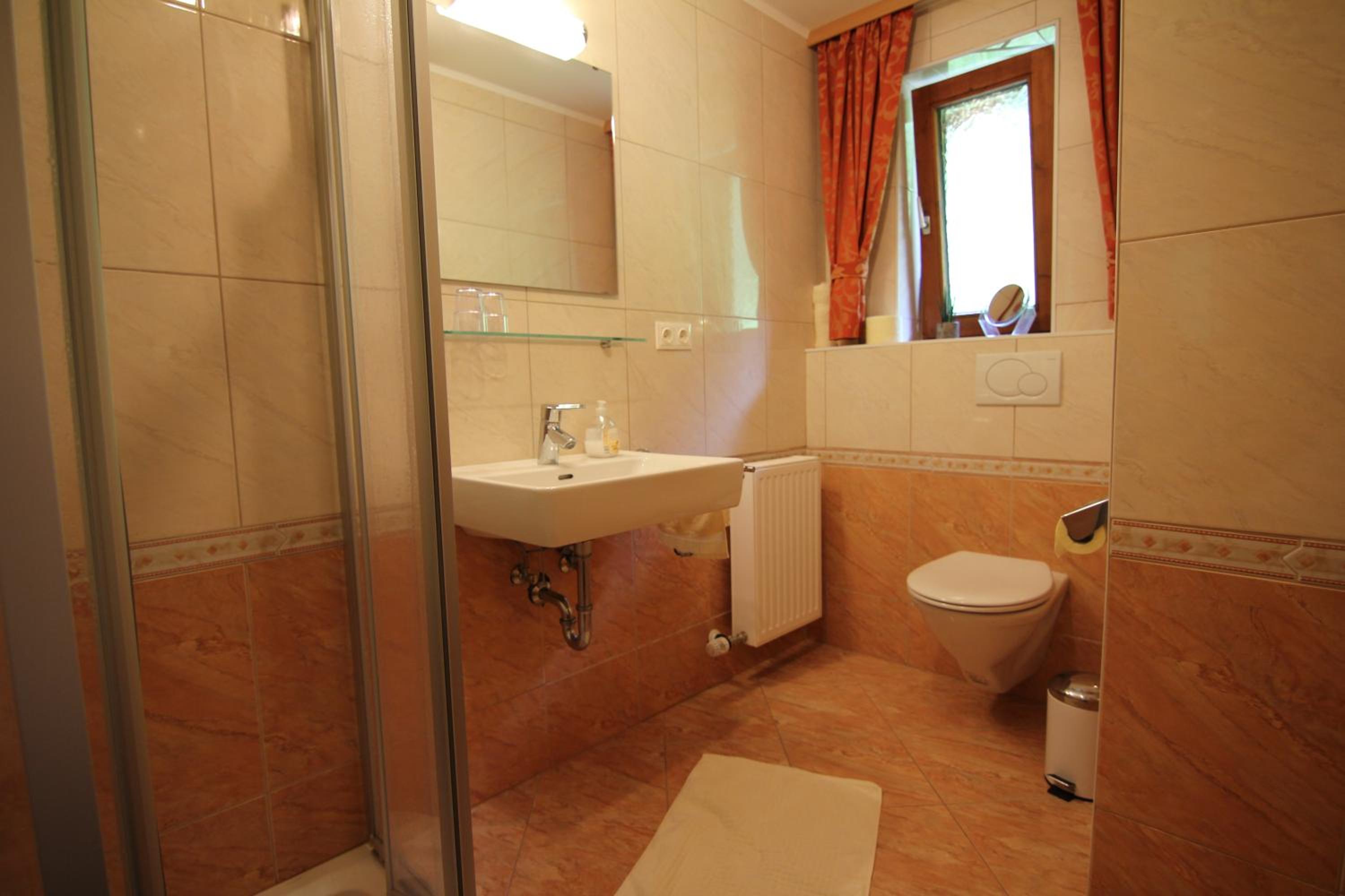Deluxe Two-Bedroom Apartment with Balcony photo 2