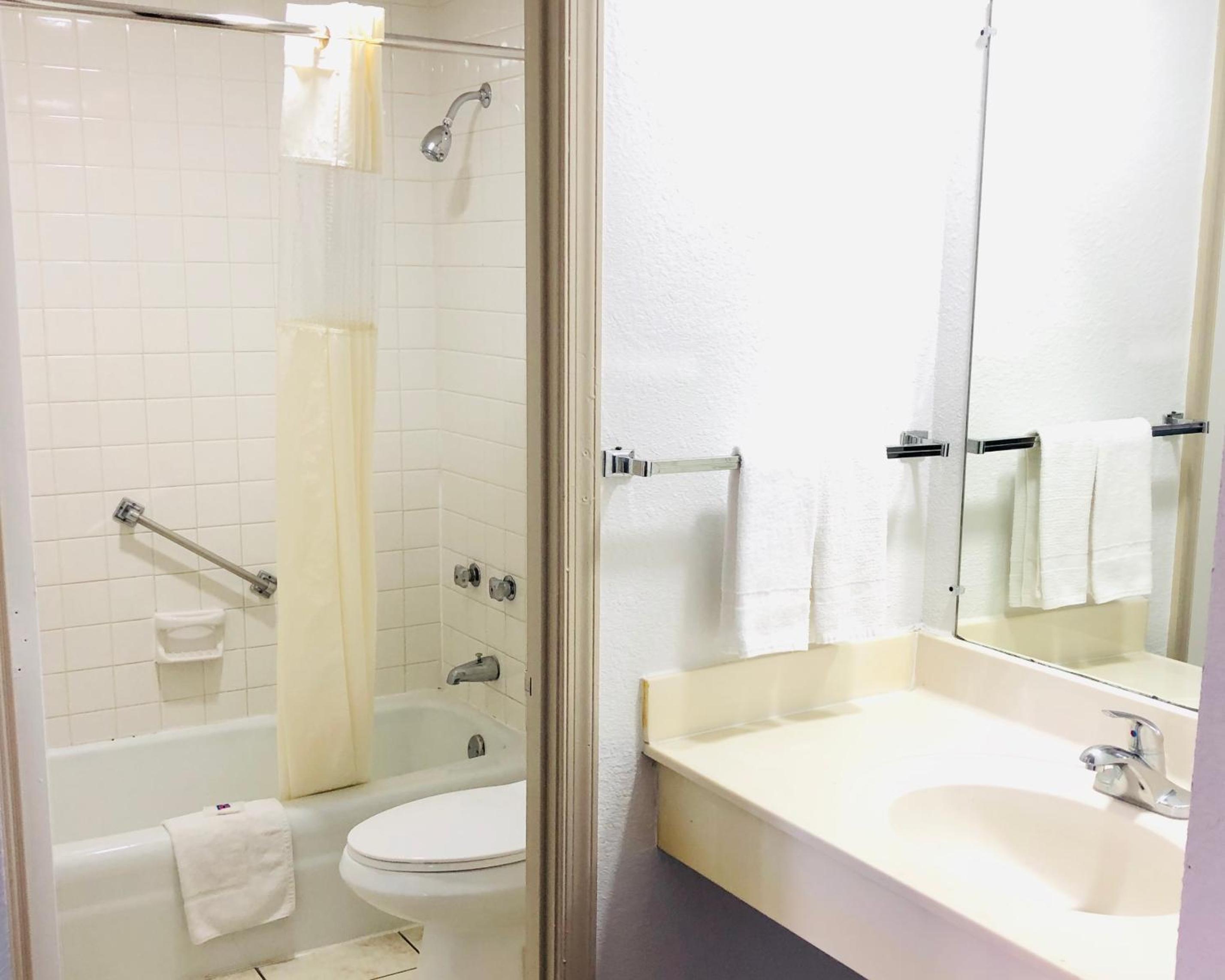 Motel 6-Falls Church, VA - Arlington Boulevard, Photo 3