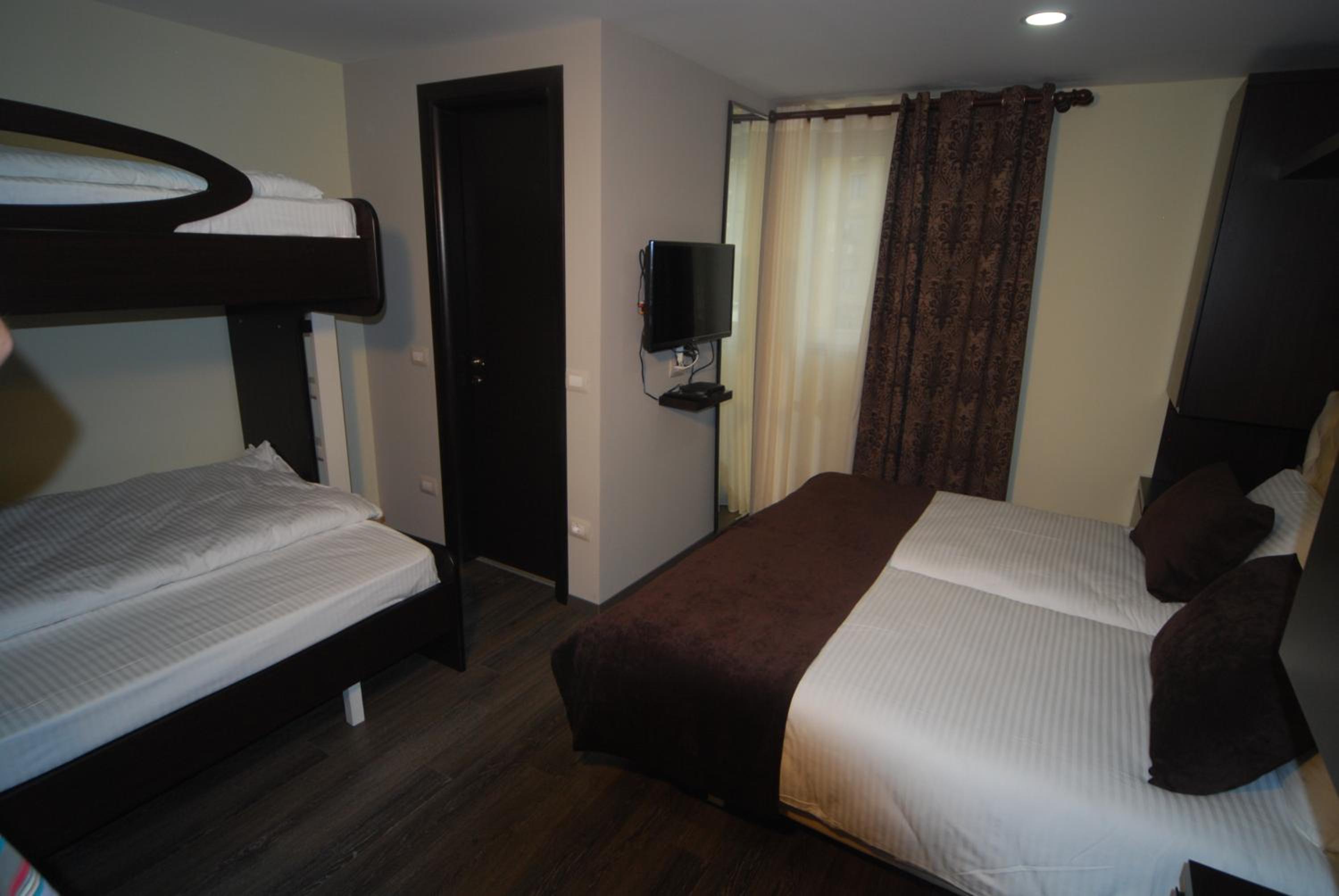 Quadruple Room photo 1