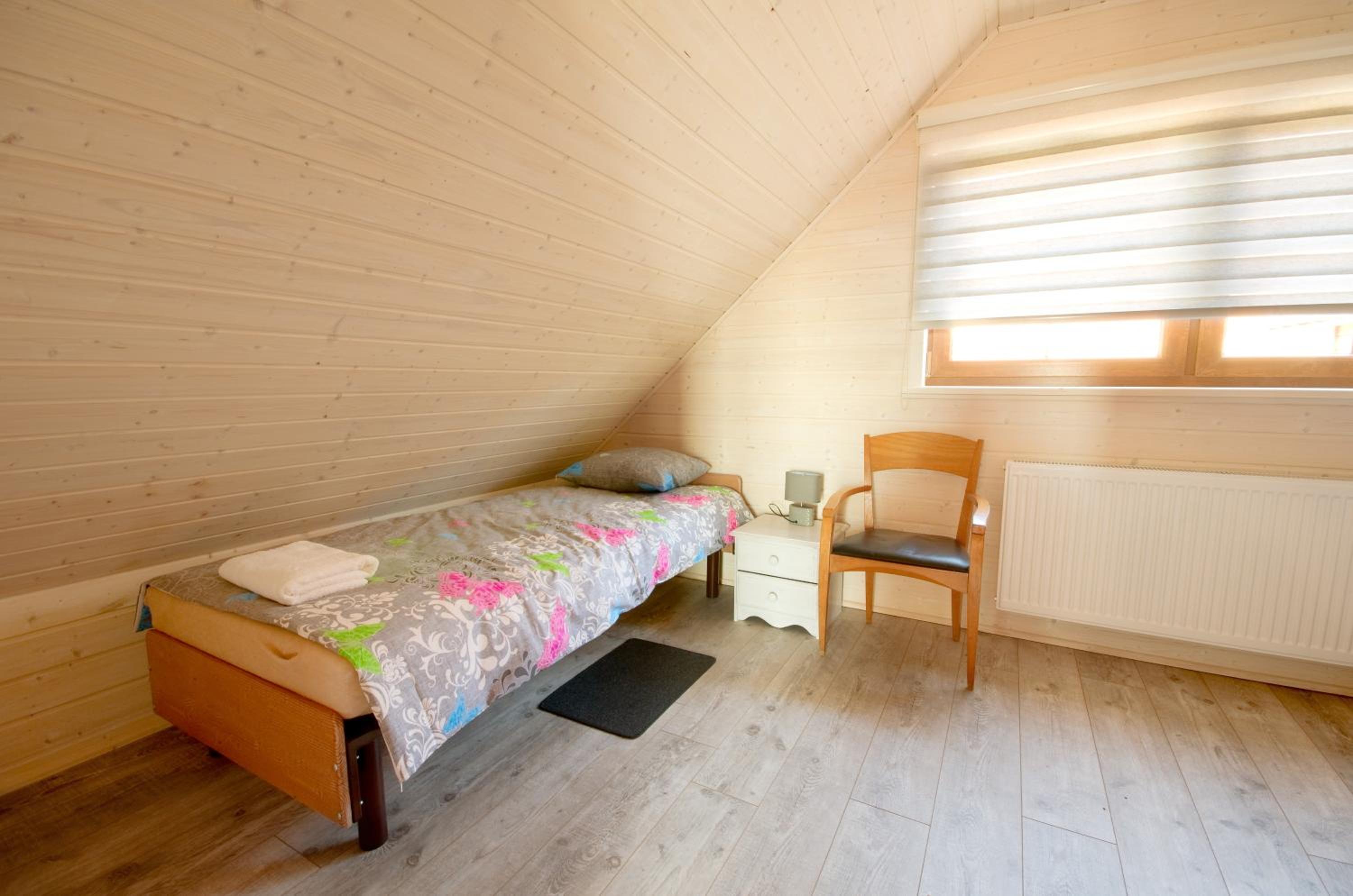 Three-Bedroom House photo 3